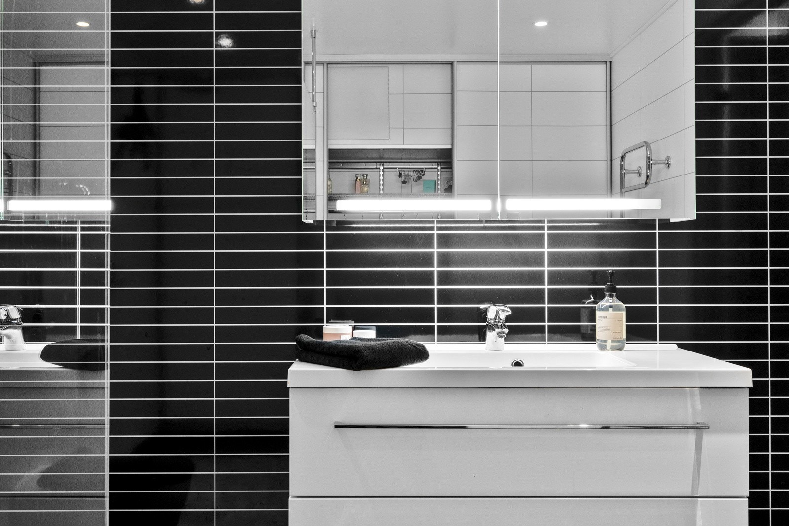 Pen baderomsinnredning. Galleribilde