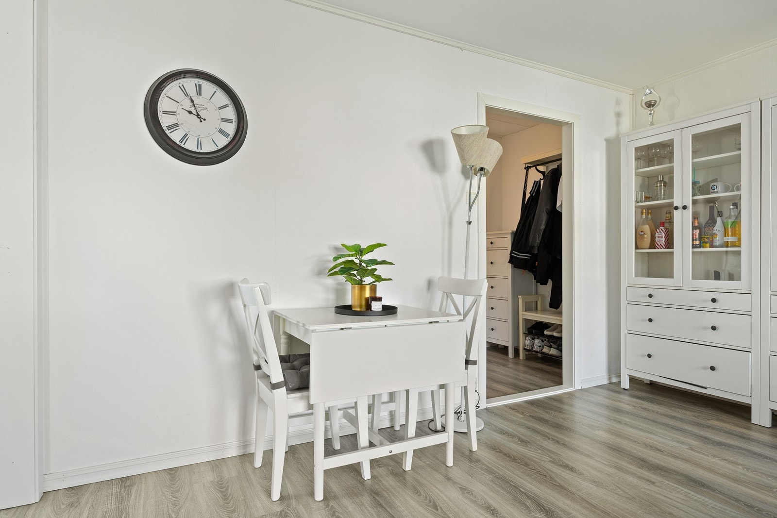 Plass til spisebord i stuen. Galleribilde