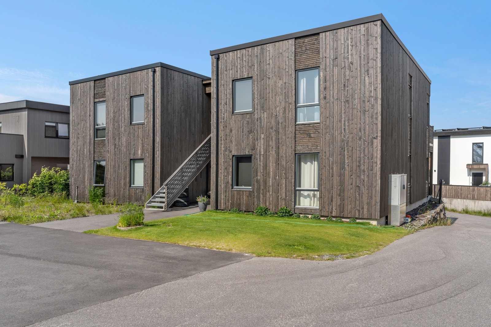 En flott 3-roms selveier med carport og balkong. Galleribilde