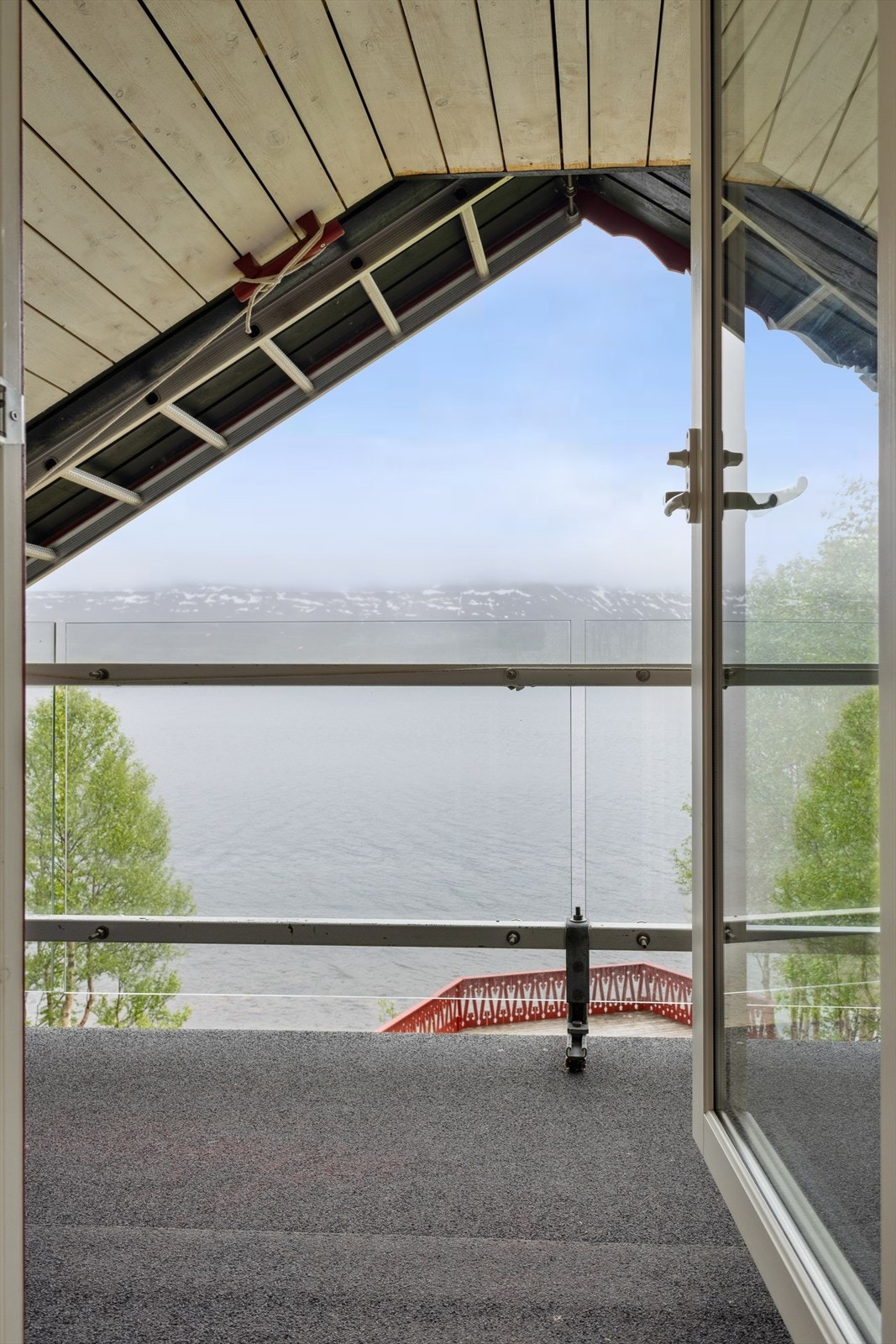 Balkong med adkomst fra soverommet i den tilbygde delen. Galleribilde