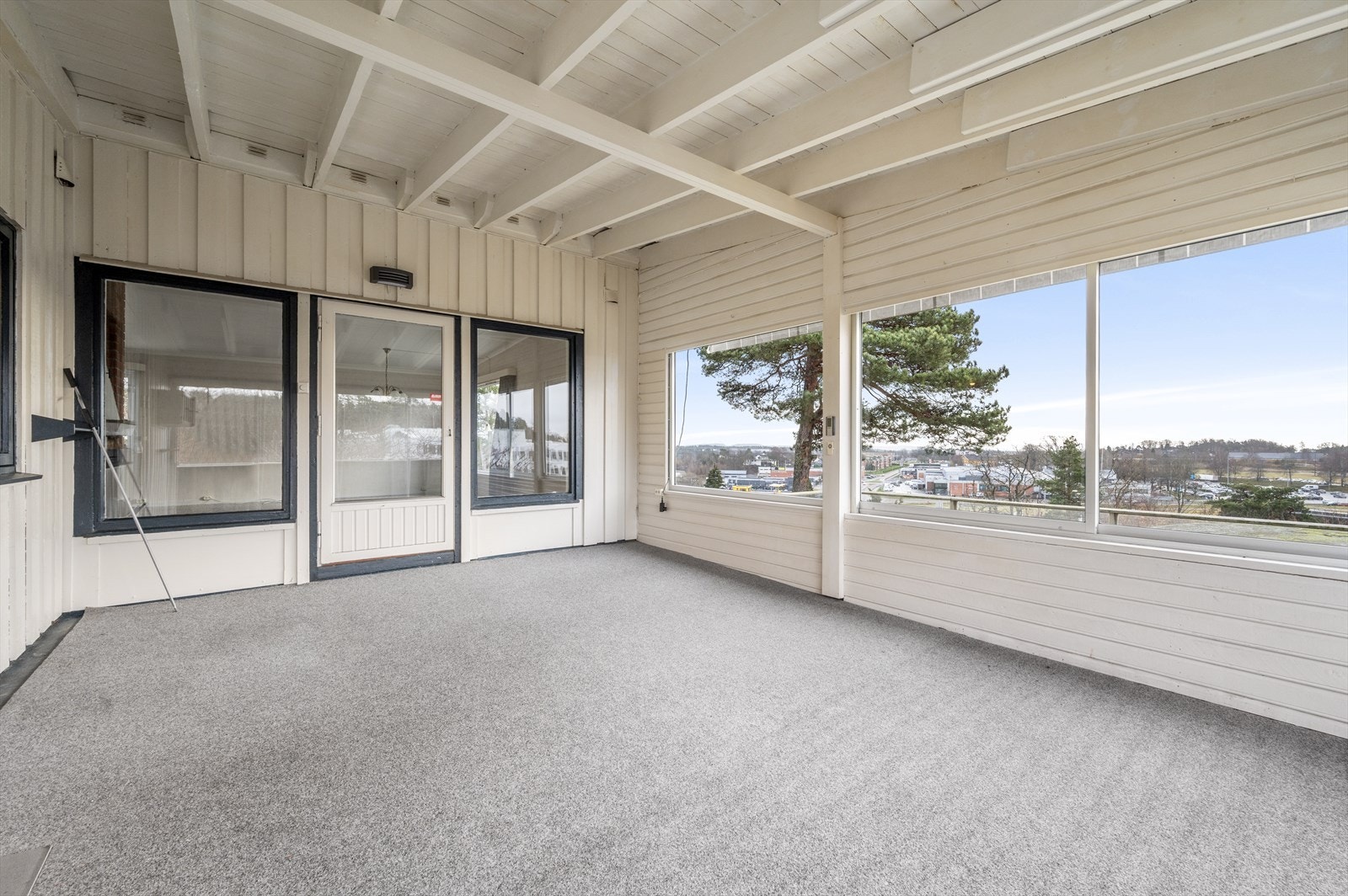 Stor innglasset veranda Galleribilde