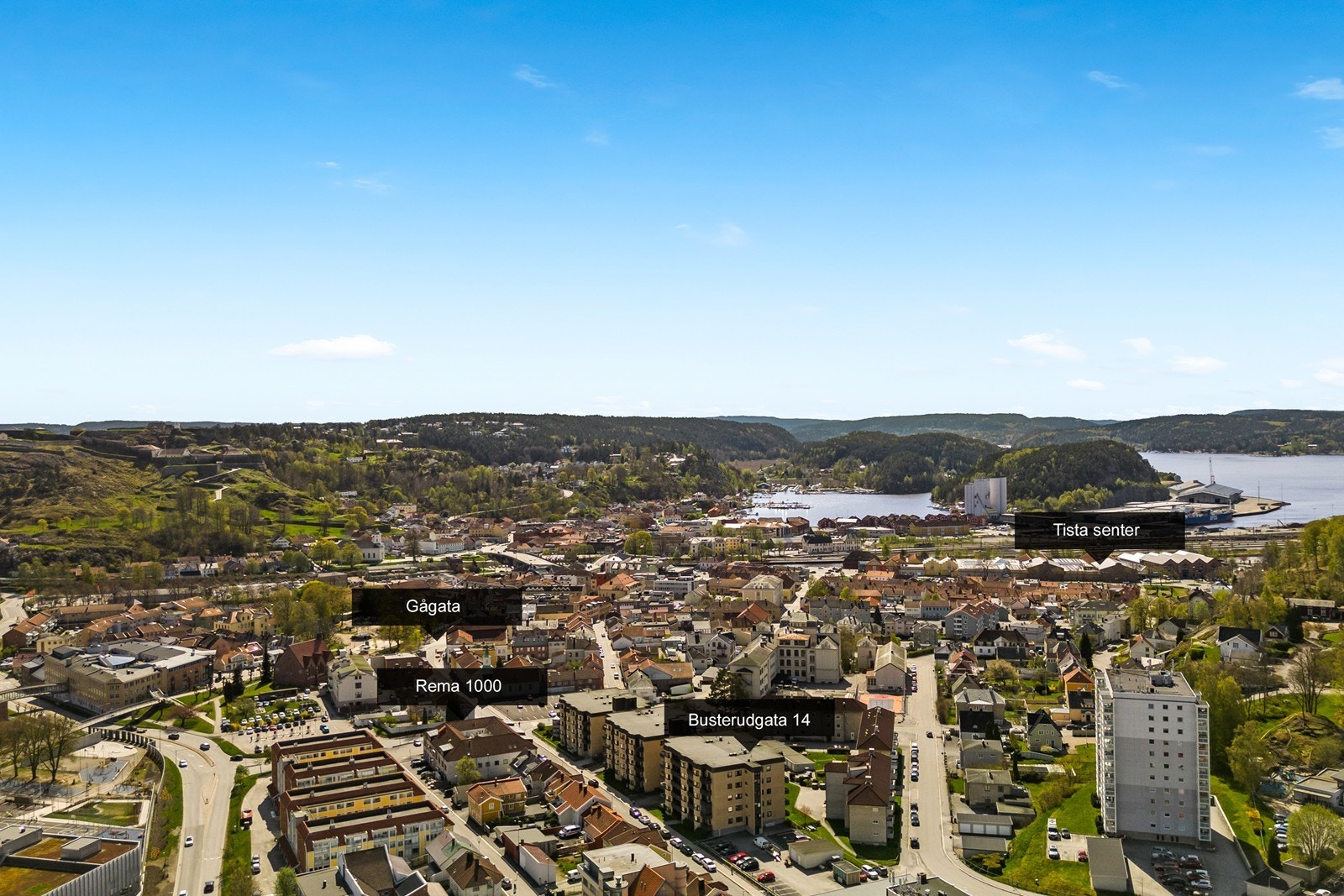 Leiligheten er et ideelt sted for deg som ønsker å bo i et rolig, men sentralt område i Halden! Galleribilde
