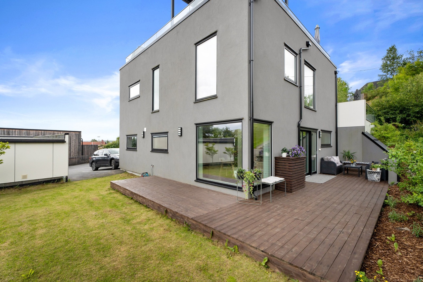 Moderne leilighet i et etablert boligområde. Galleribilde