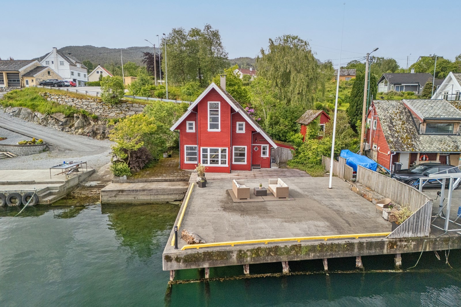 Stor betongkai på ca. 130 kvm Galleribilde