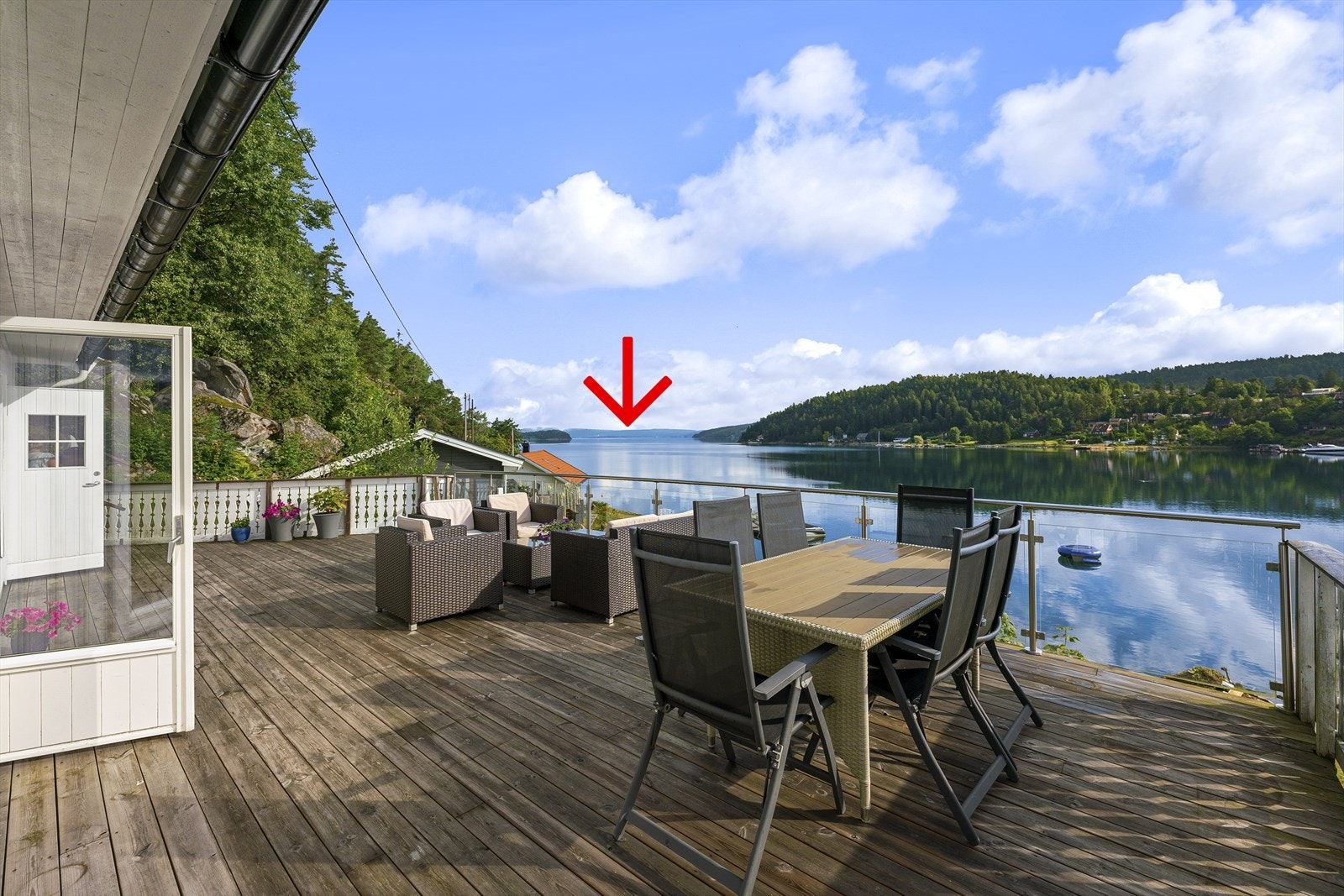 Oslo kan skimtes øverst i bilde. Galleribilde