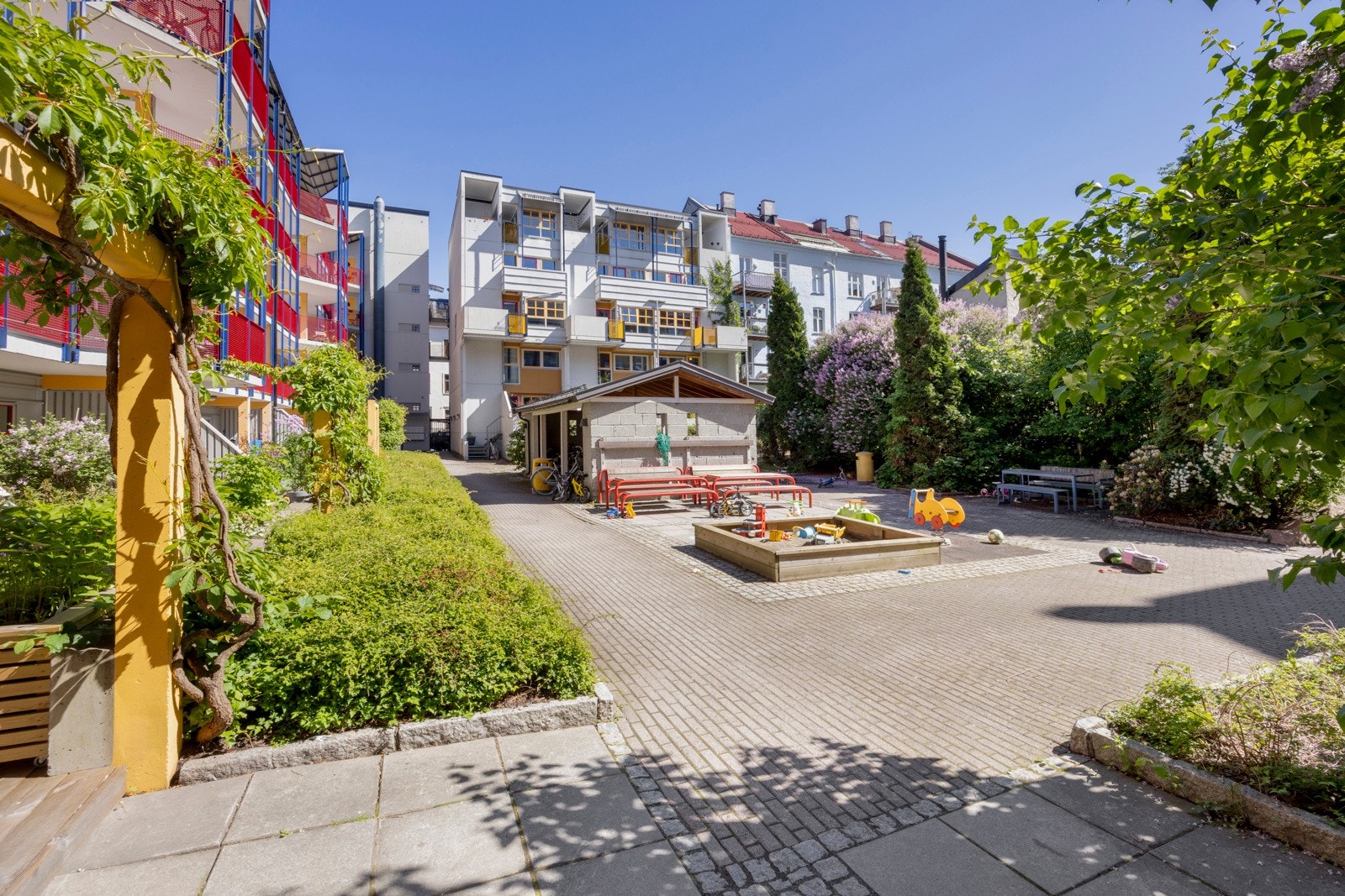 Borettslaget har en fin, felles bakgård. Galleribilde