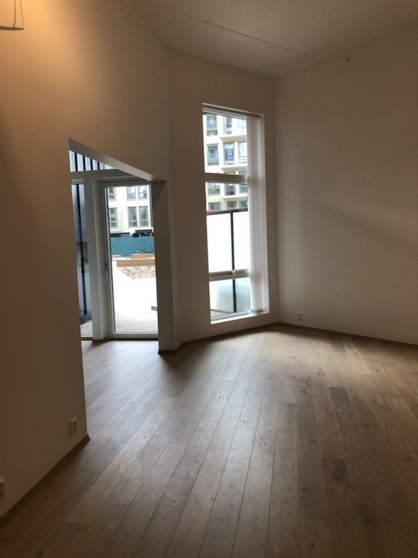 Stue med store vinduer Galleribilde