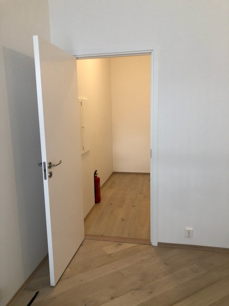 Innvendig bod som kan brukes som omkleningsrom, kontor osv. Galleribilde