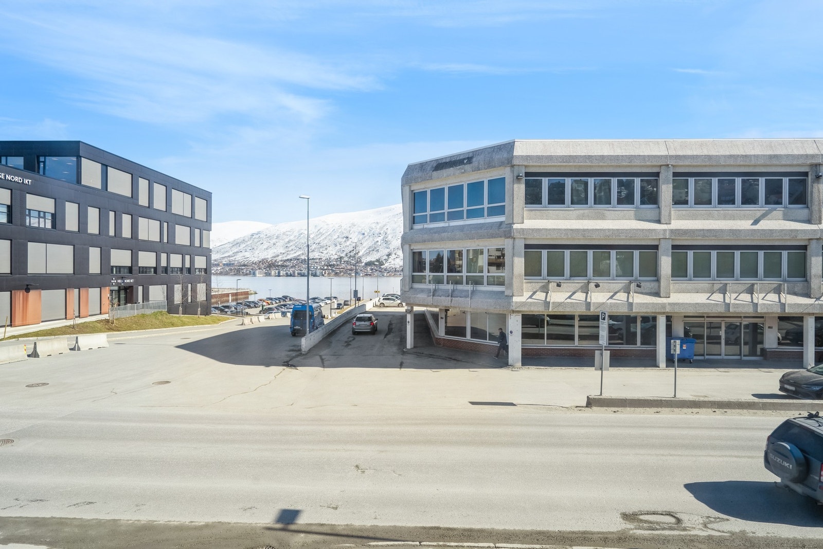 Her er det kort veg til butikk, kafe, apotek m.m. Galleribilde