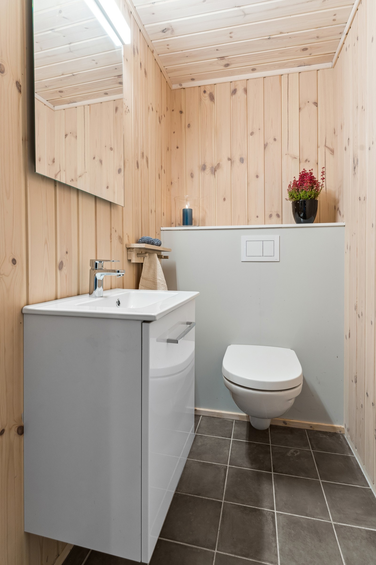 Separat gjestetoalett er praktisk og familievenleg Galleribilde