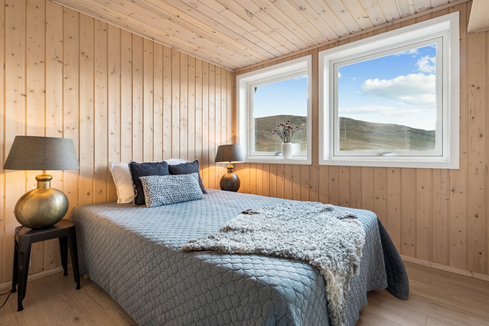 Hytta har tre lune soverom Galleribilde