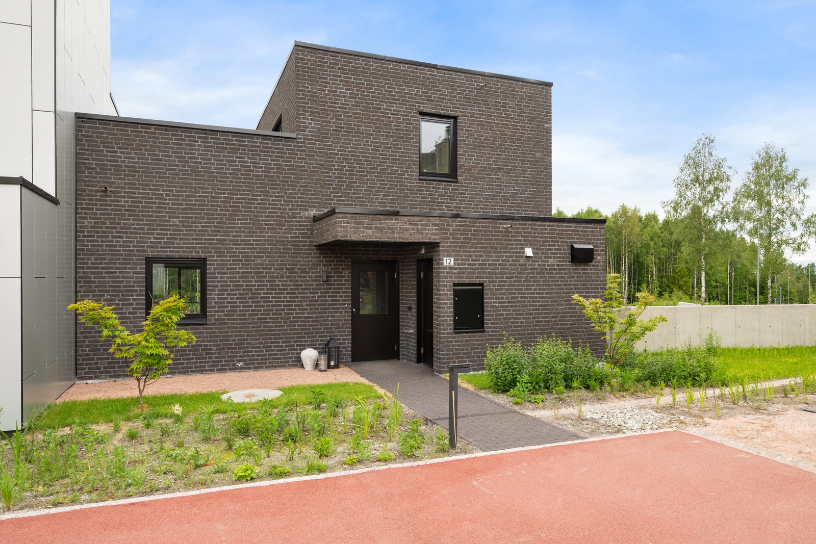 Hyggelig inngangsparti. Utvendig sportsbod på 5 kvm. Galleribilde