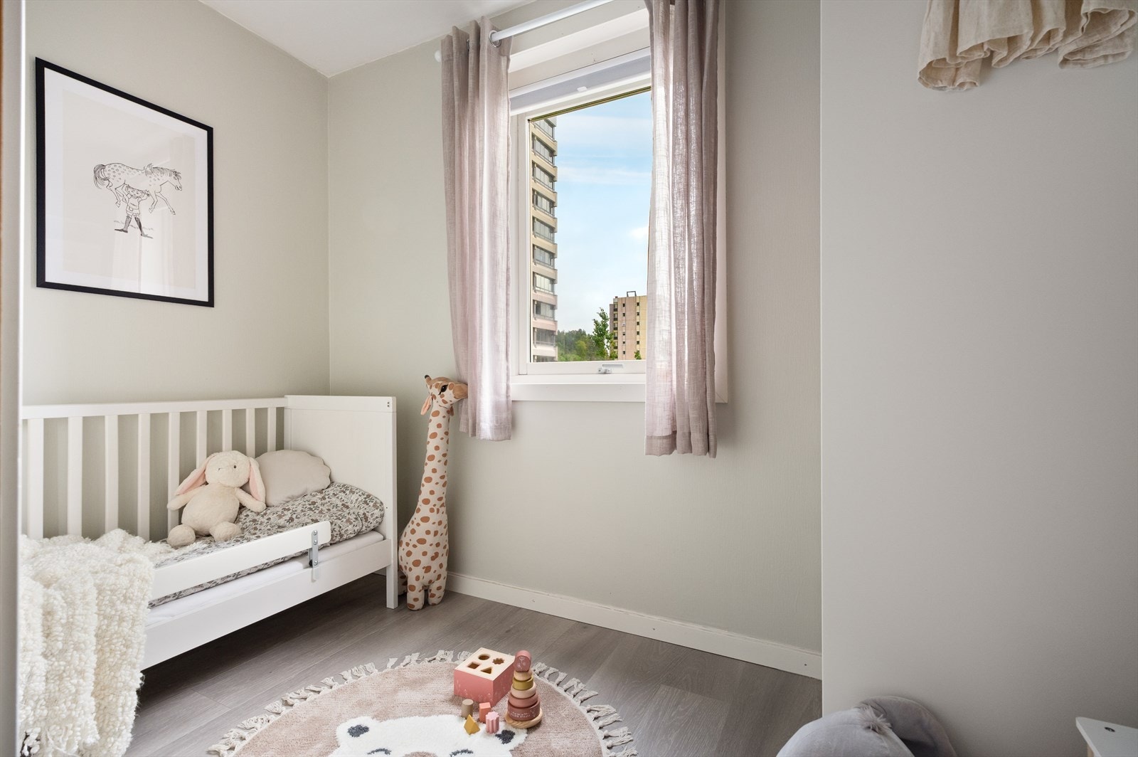 Det andre soverommet passer perfekt som et barnerom eller gjesterom. Galleribilde