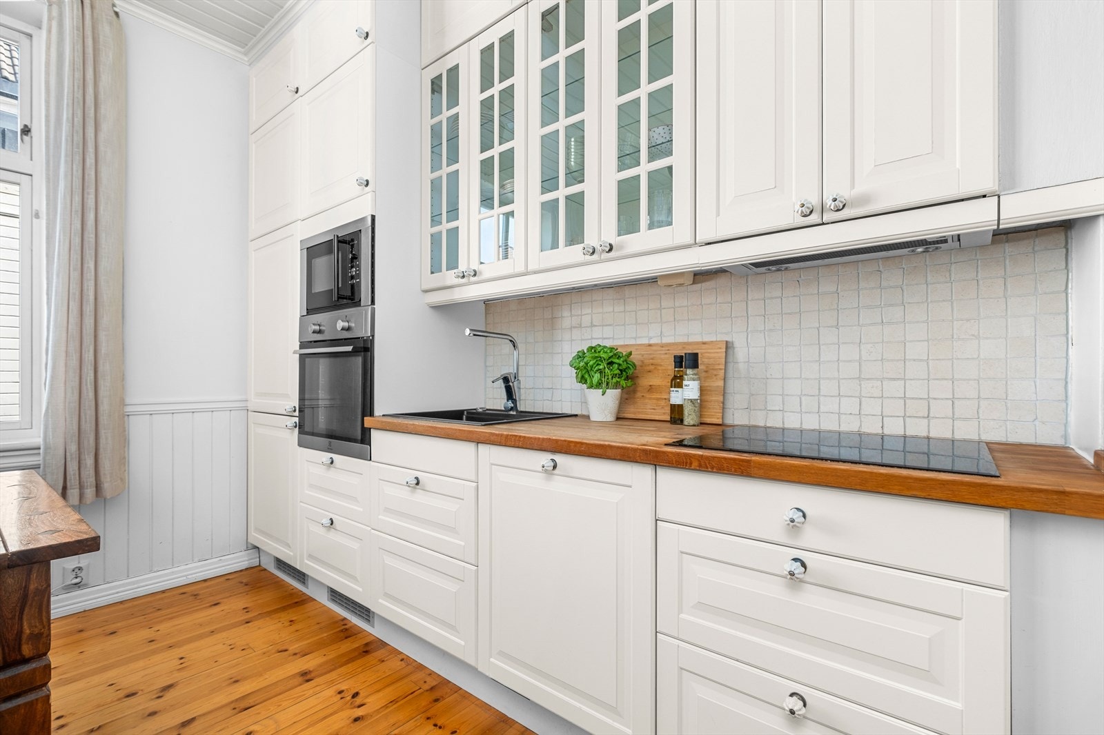 Kjøkkenet har fått TG1 av takstmann og fremstår i god stand. Galleribilde