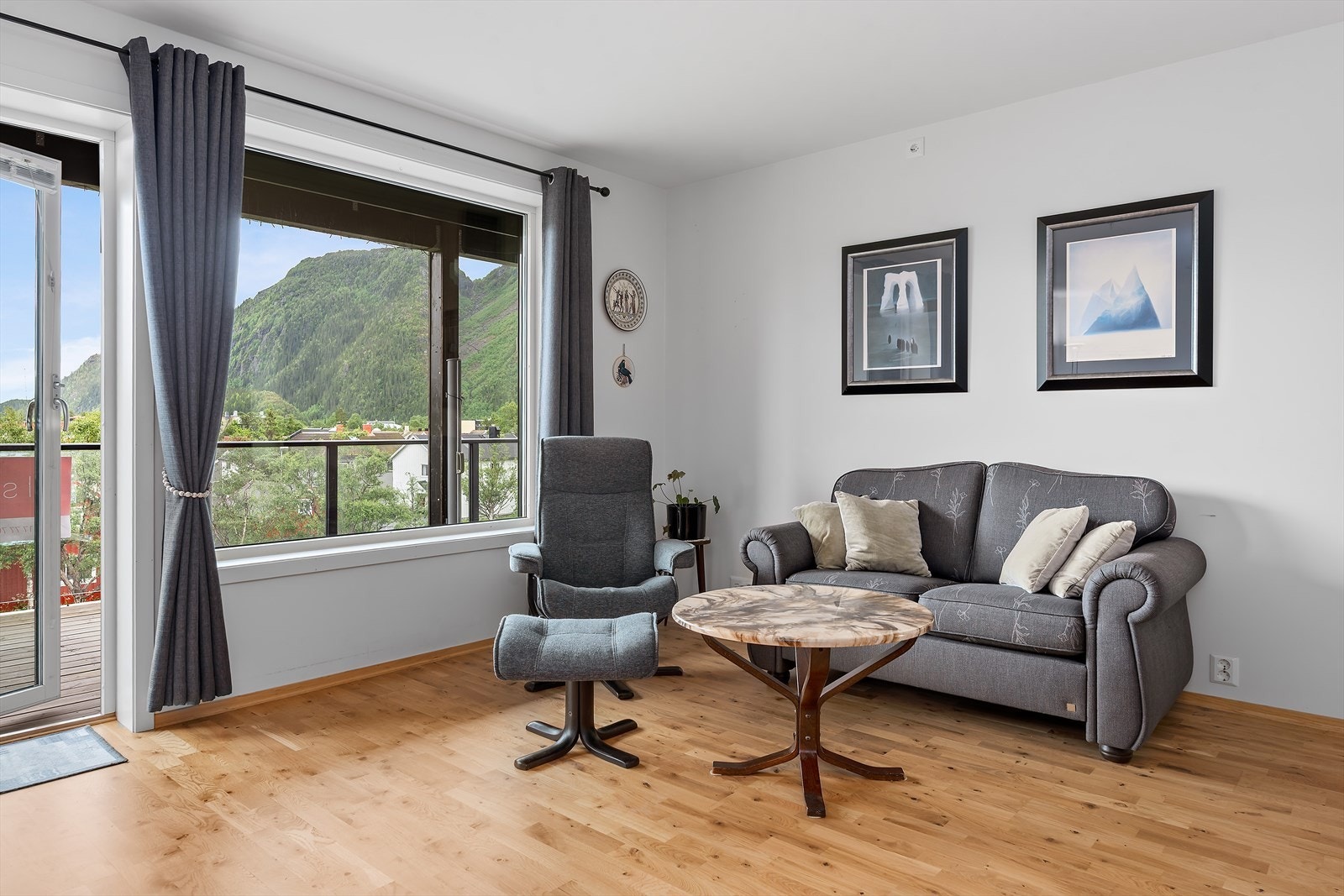 Her kan du sitte å se utover byflata Galleribilde