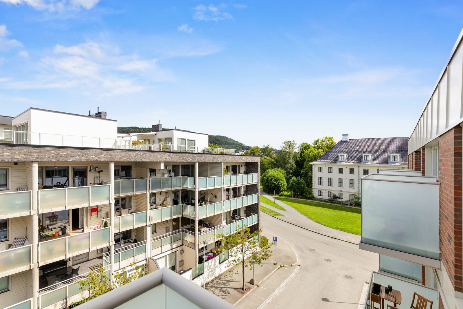 Hyggelig utsikt mot Drammens museum Galleribilde