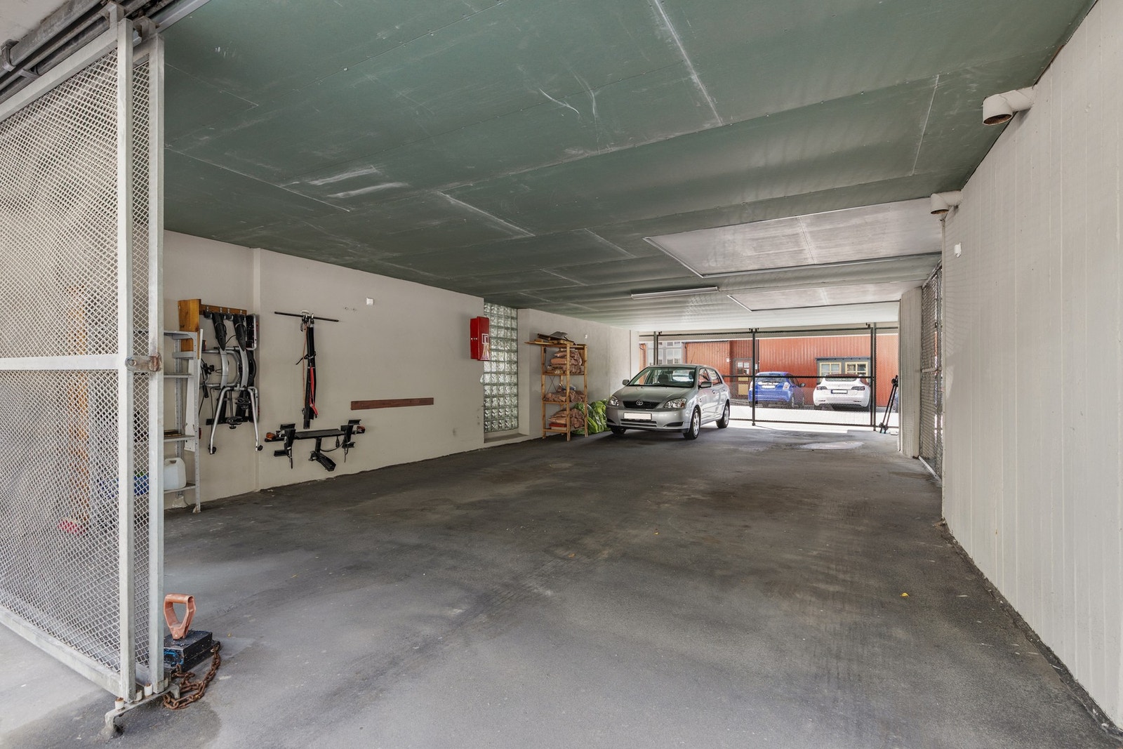 Denne leiligheten har egen p-plass i garasje Galleribilde