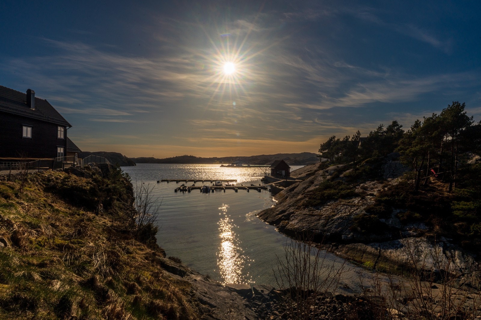 Med hytten følger det med både båtplass og ekstra bod. Galleribilde