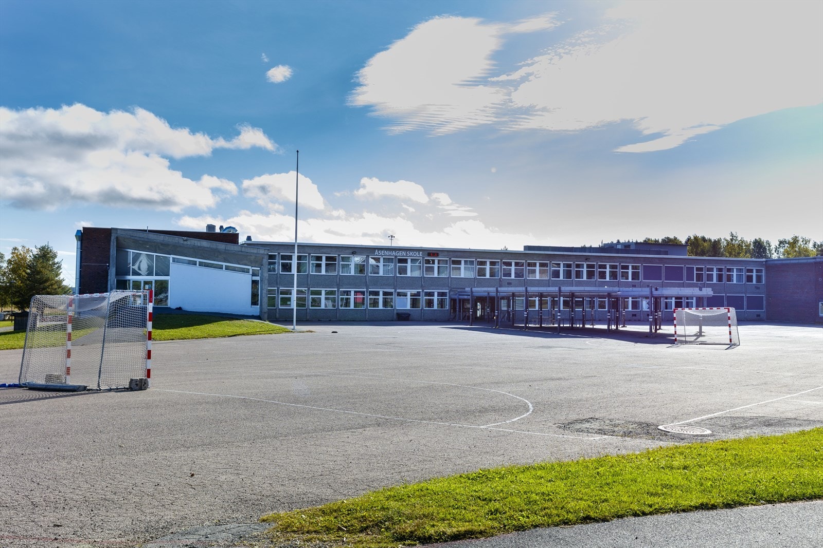Fra leiligheten er det kun et par minutters kjøretur til Åsenhagen skole Galleribilde