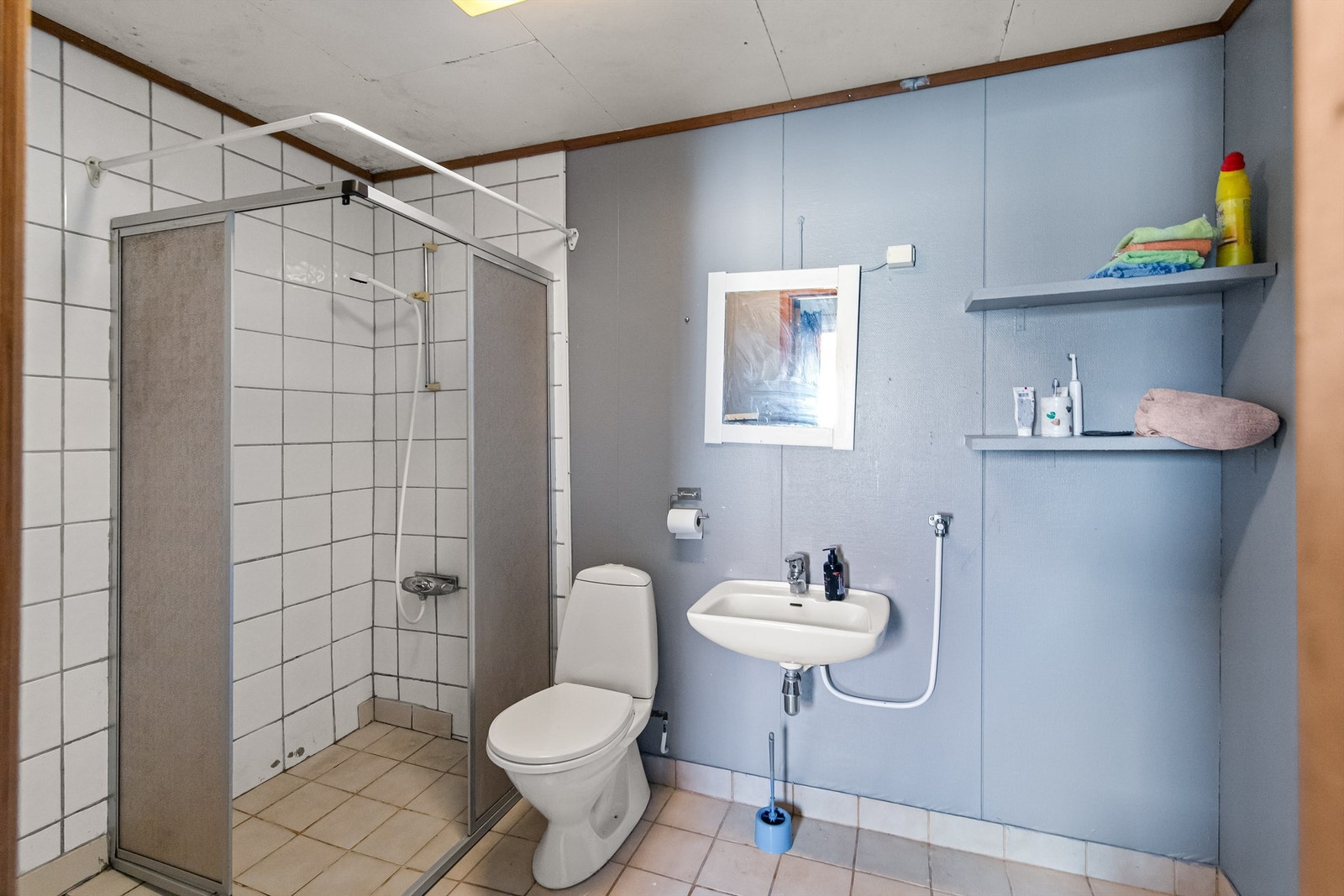 Bad/wc i underetasje Galleribilde