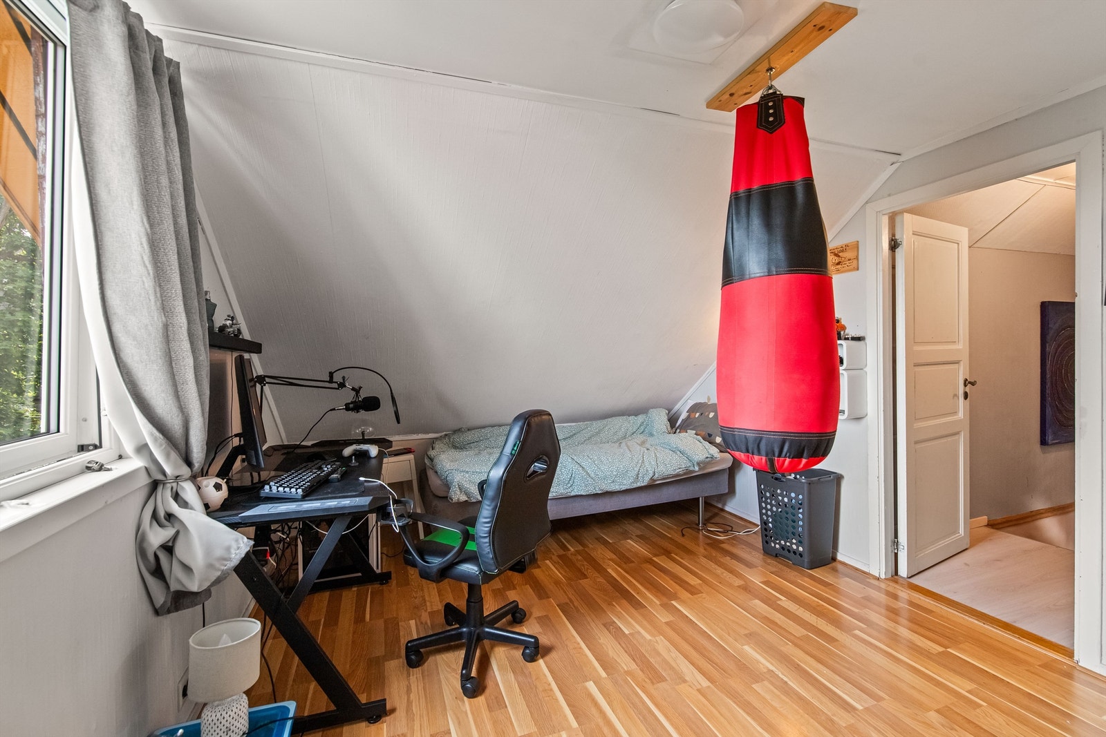 Innredet rom i loftsetasje ( ikke søkt godkjent) Galleribilde