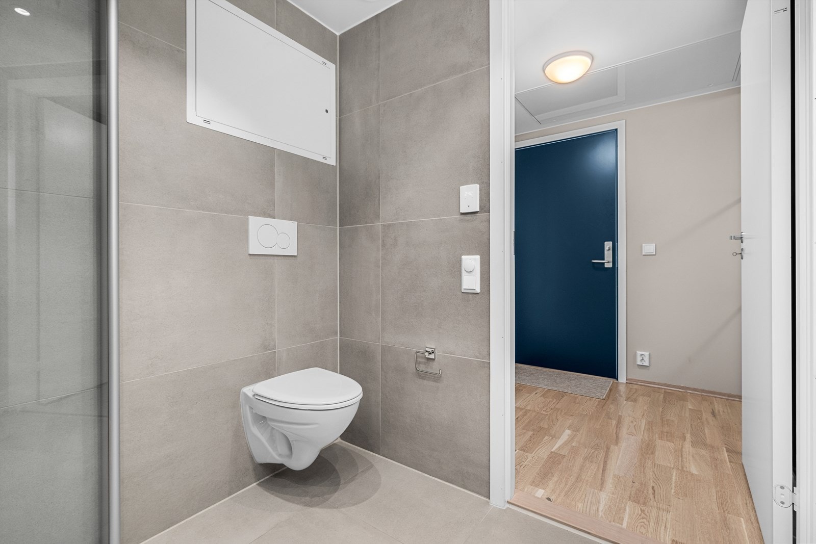 Badet her fått TG 0 av taksmann, og ligger i tilknytning entré. Galleribilde