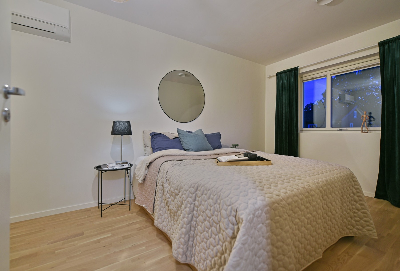 Hovedsoverom med varmepumpe/aircondition Galleribilde