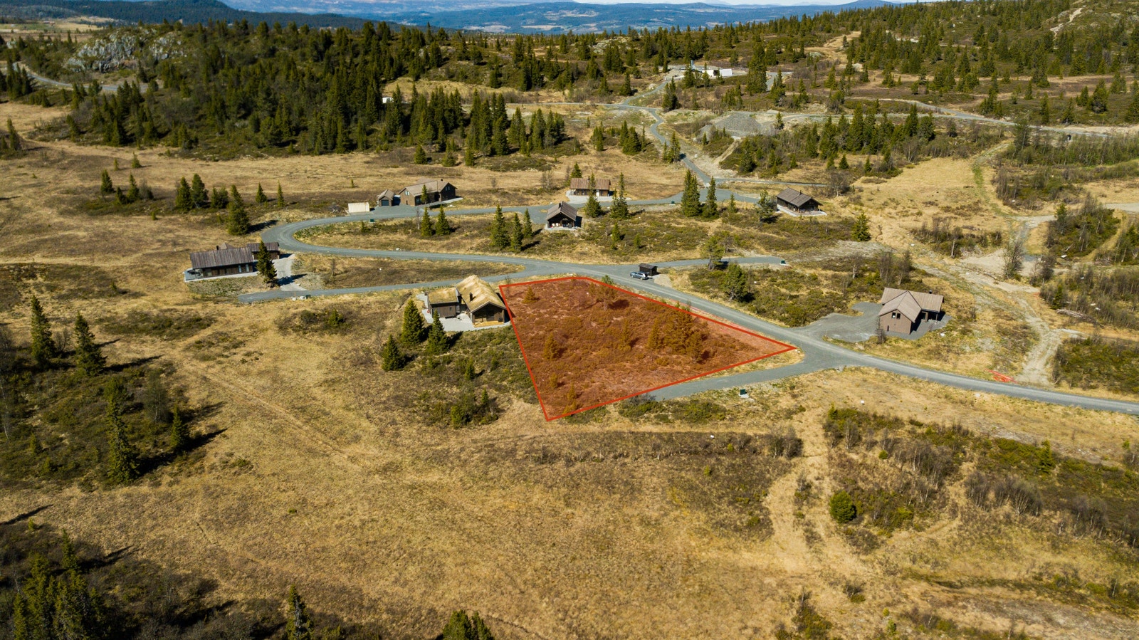 NB. Grensemarkeringer er kun til illustrasjon. Se salgsoppgave og vedlegg for beskrivelse av tomt og grenser. Galleribilde