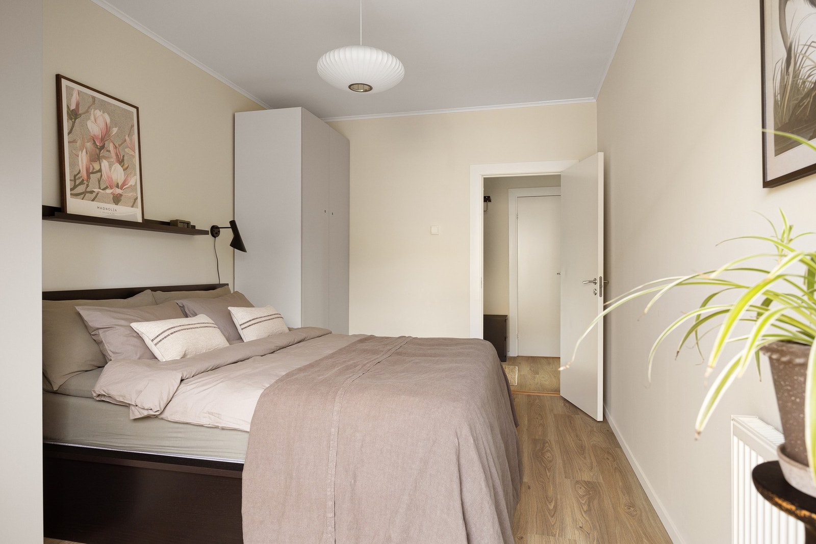 Soverommet har god plass til garderobeskap. Galleribilde