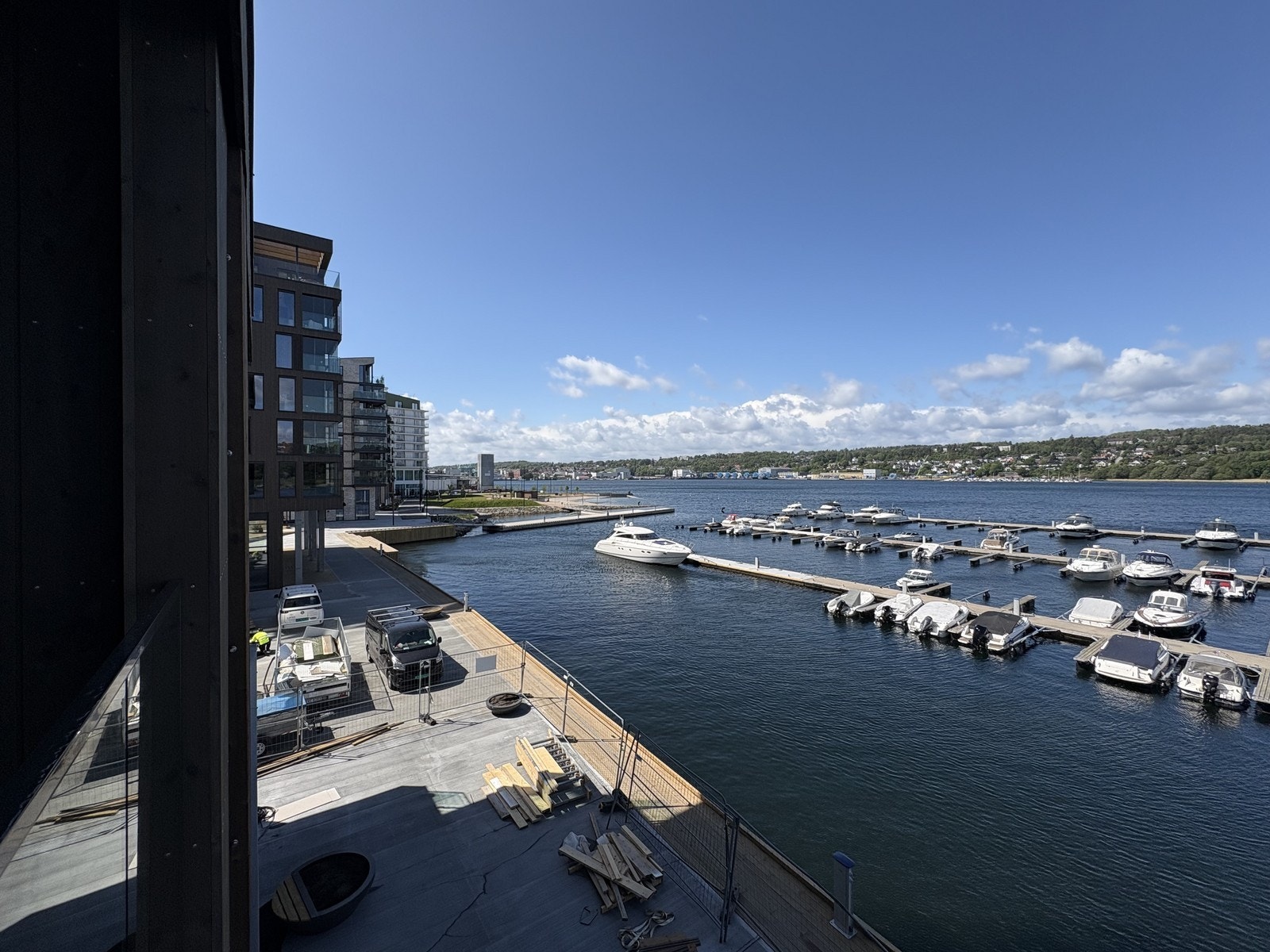 Utsikt fra balkong Galleribilde
