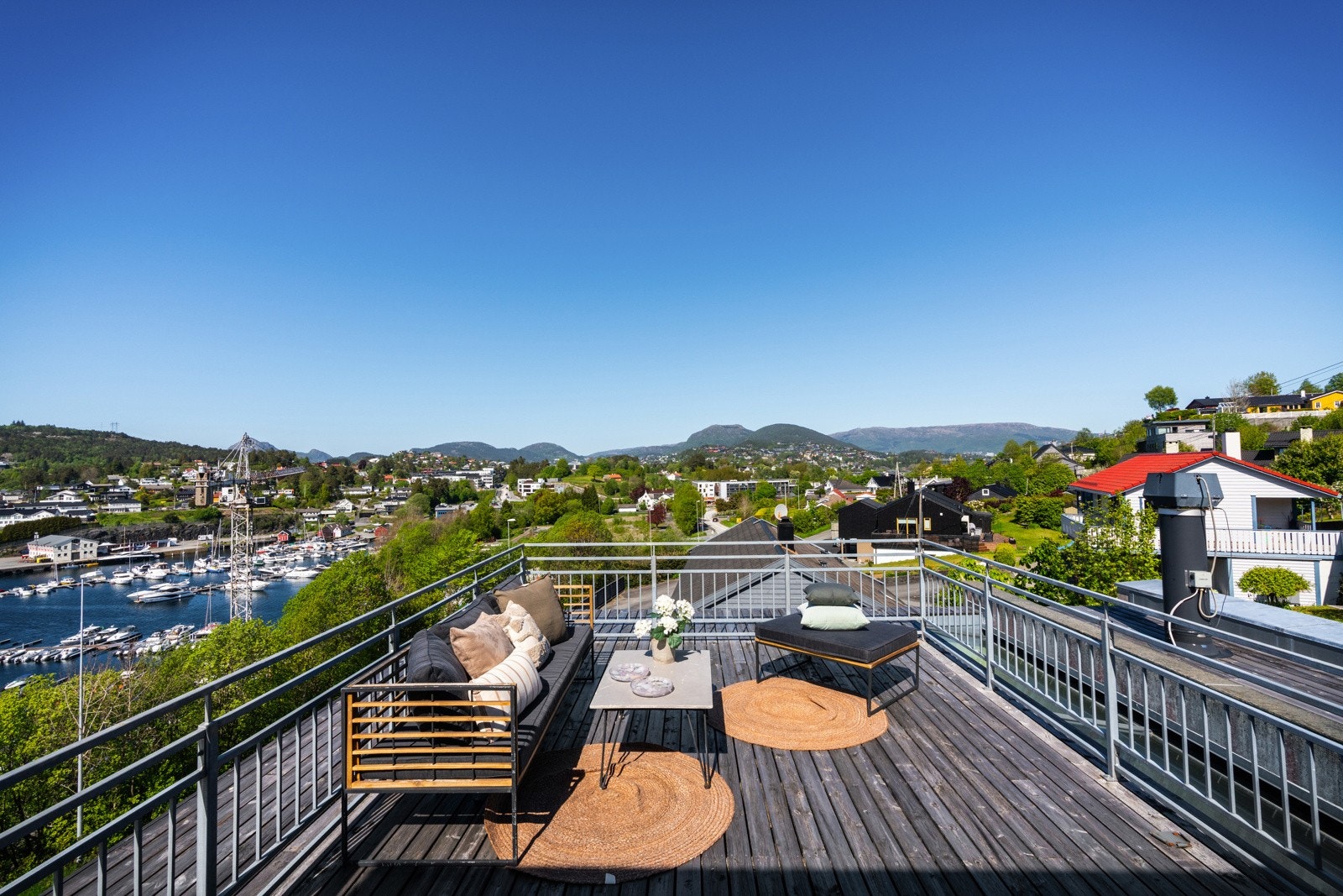 - Terrassen måler 21 kvm - Galleribilde