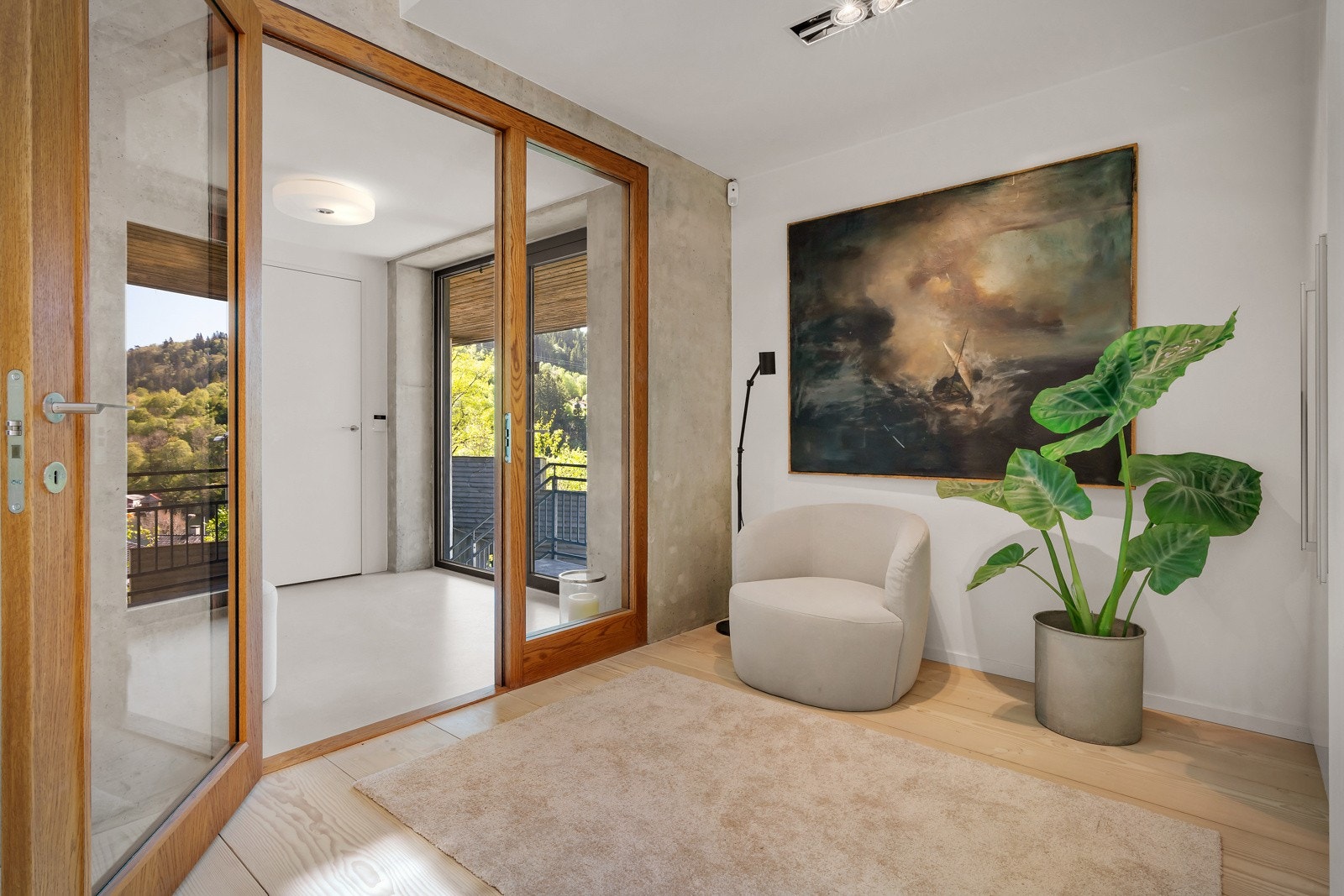 - Her får du en boligopplevelse langt utenom det vanlige - en kombinasjon av design, funksjonalitet og fleksibilitet som sjelden er å finne - Galleribilde