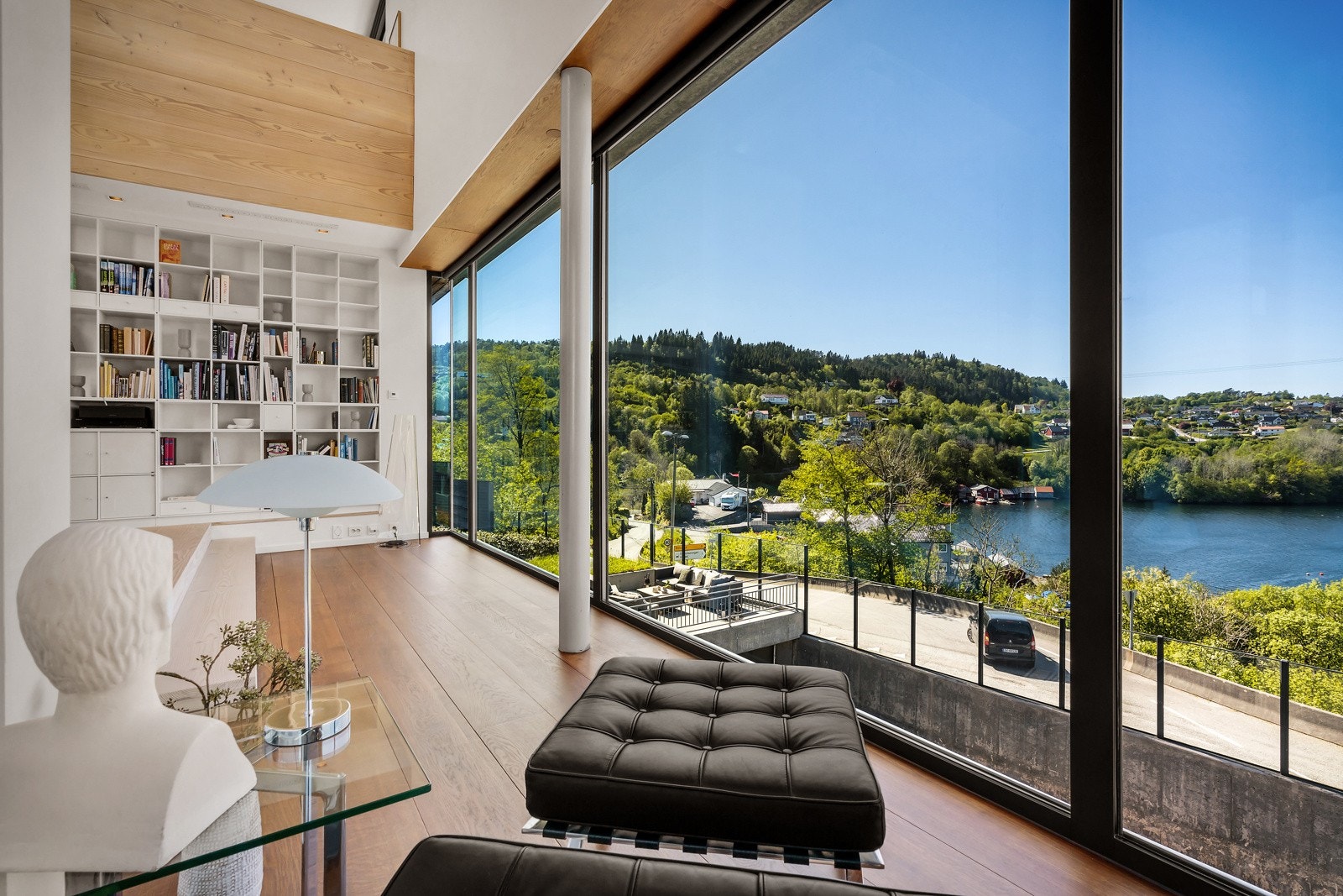 - Planløsningen er smart og fleksibel, og boligen er perfekt tilpasset en moderne familie med behov for både fellesskap og privatliv - Galleribilde