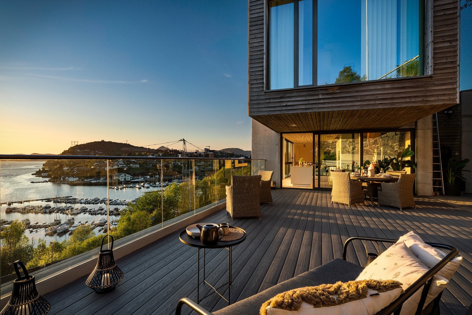 - Glassrekkverket gir uforstyrret utsikt - Galleribilde