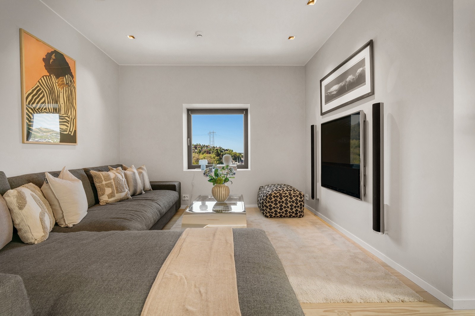 - Det er pen belysning i hele boligen - Galleribilde