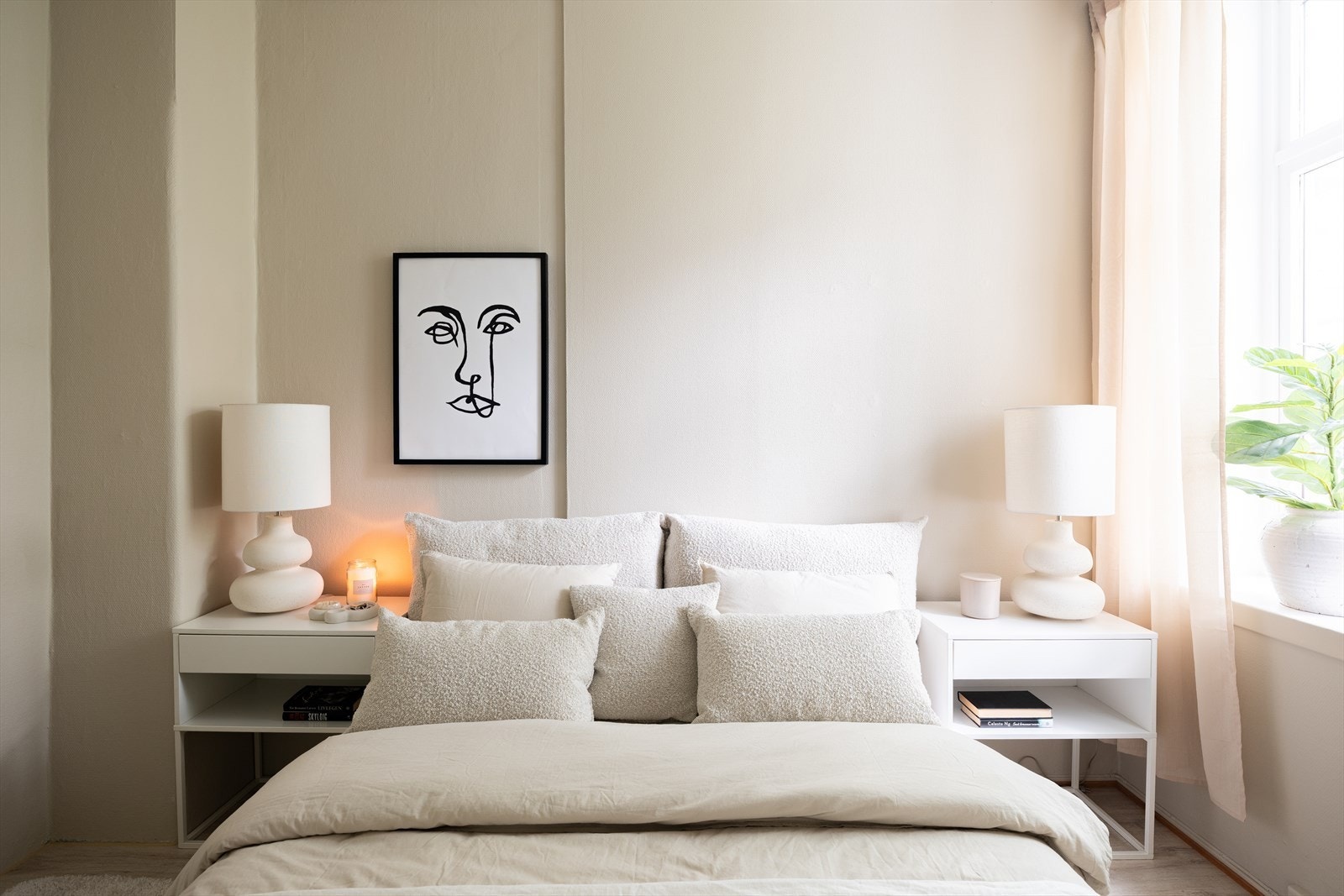 Med et areal på 10,5m² er det god plass til å møblere soverommet etter eget ønske. Galleribilde