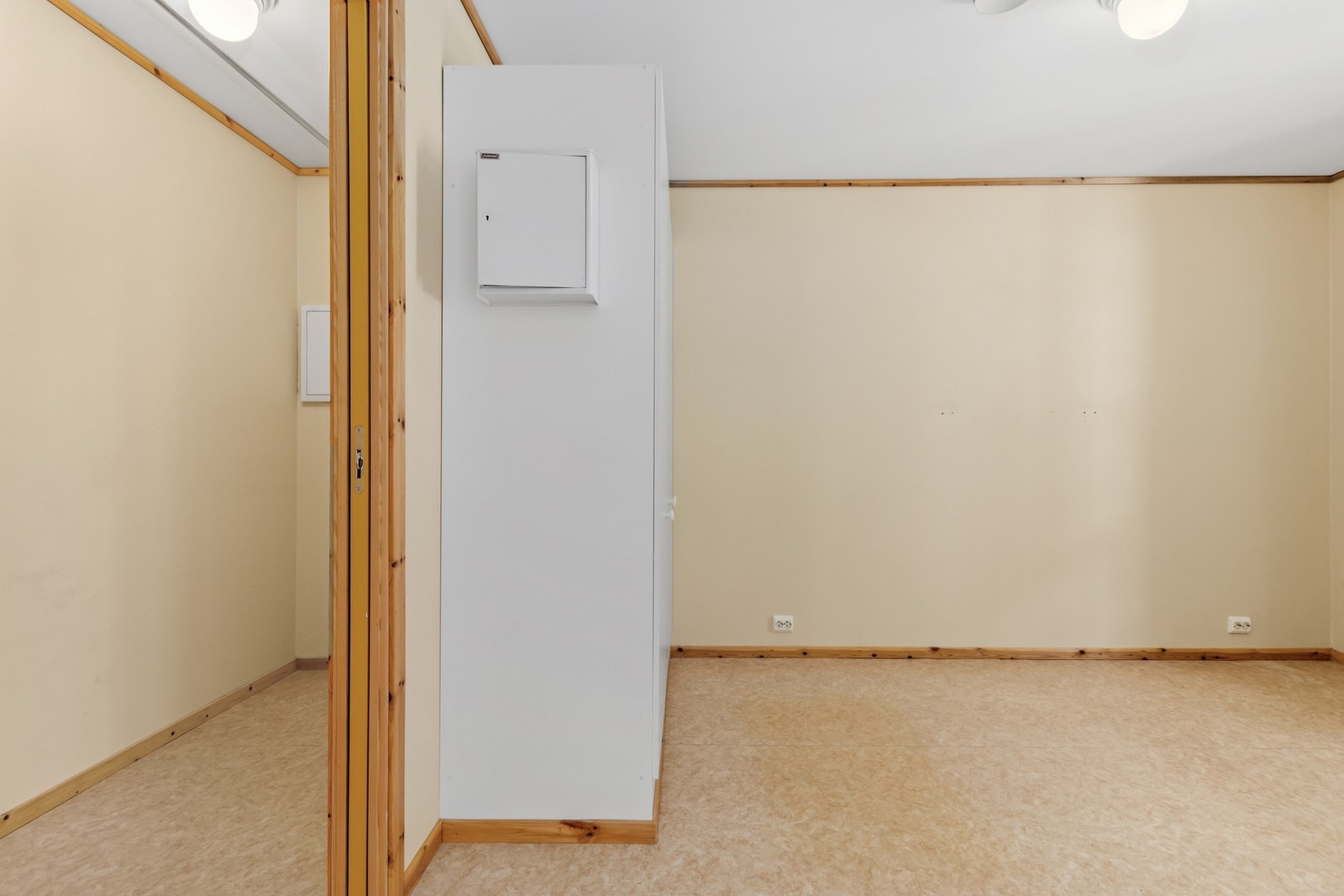 Soverom 1 med tilknytning til innvendig bod / walk-in-closet. Galleribilde