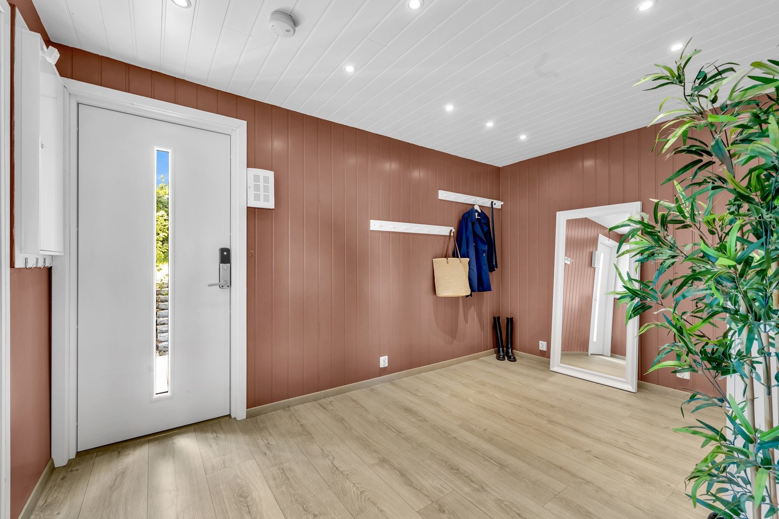 Ytterdøren har praktisk kodelås. Galleribilde