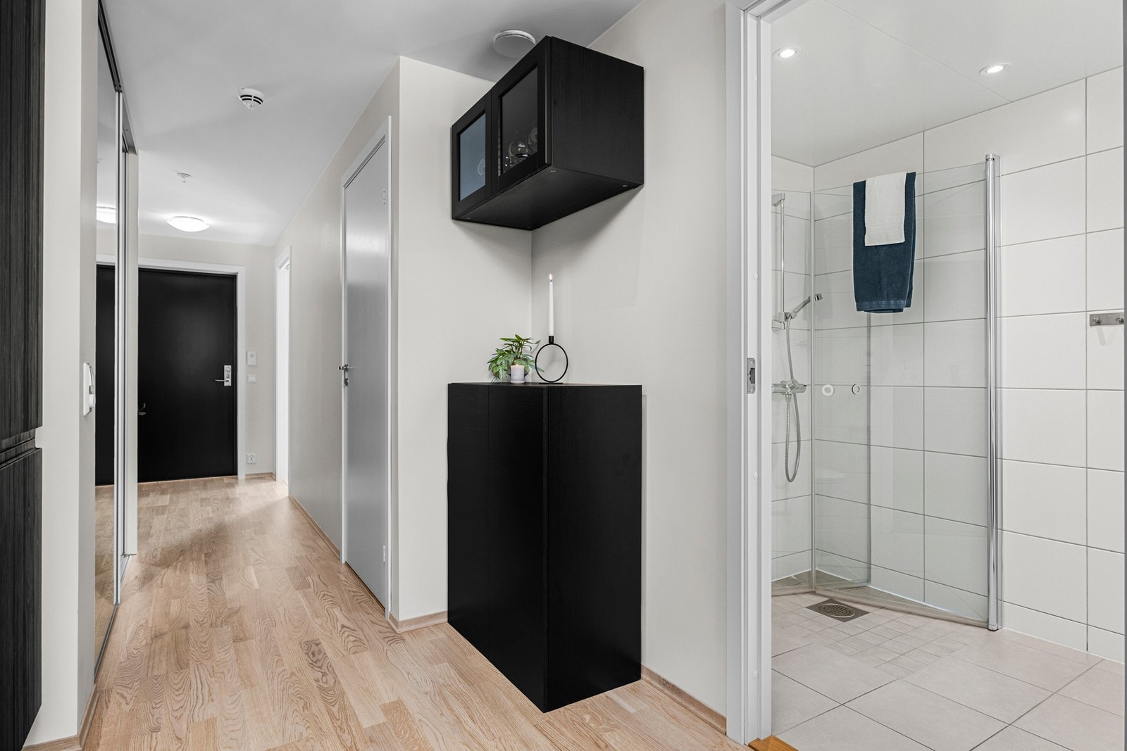 Videre finner vi badet i forlengelsen av gangen Galleribilde