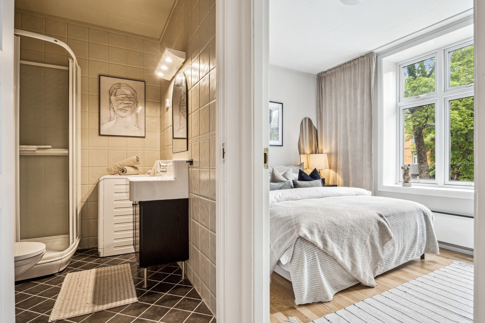 Fra kjøkkenet er det inngang til soverom og bad. Galleribilde