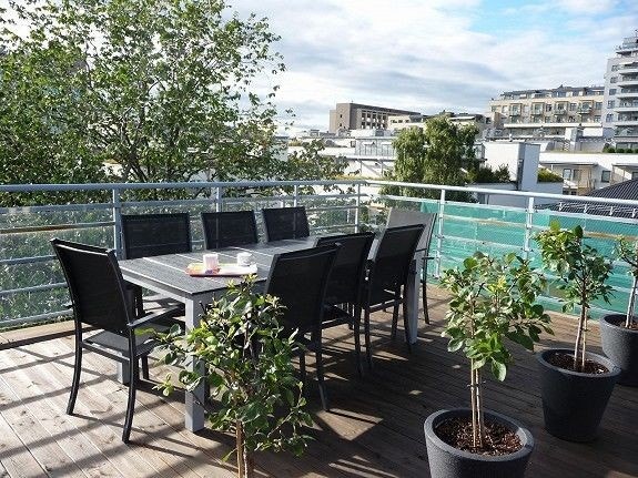 Felles takterrasse med utemøblert og sol hele dagen. Galleribilde