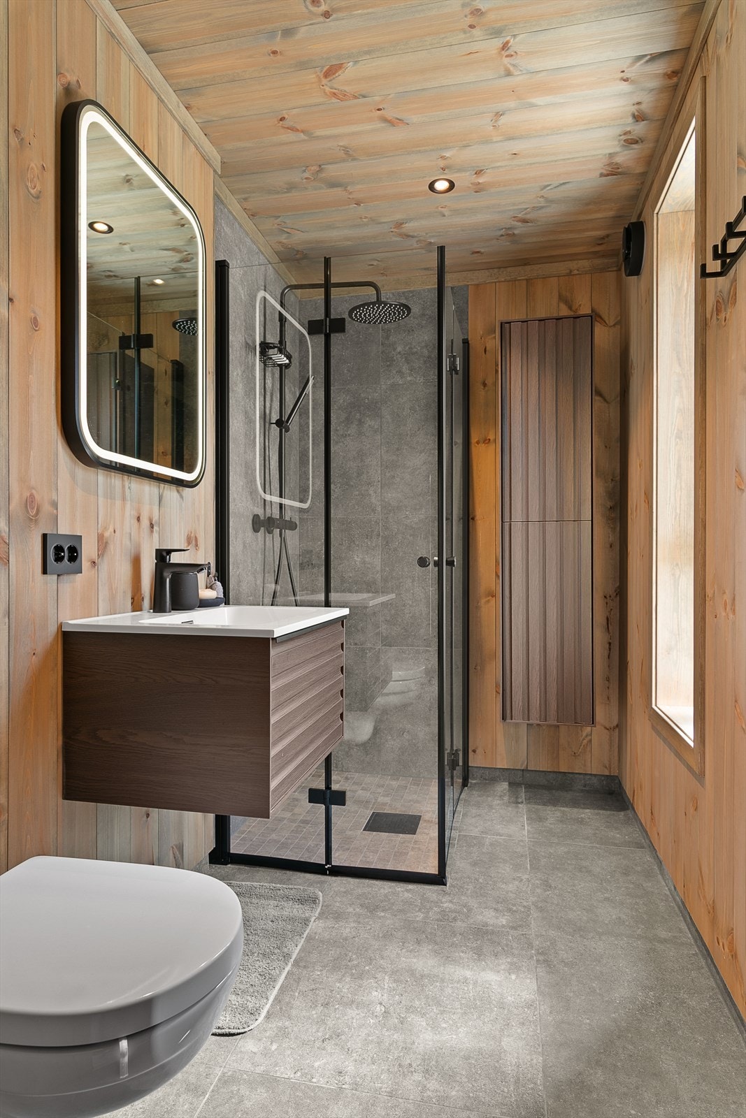 Eksempel på bad. Bilde fra en ferdigstilt bolig i prosjektet med en annen leveranse. Avvik vil forekomme. Galleribilde