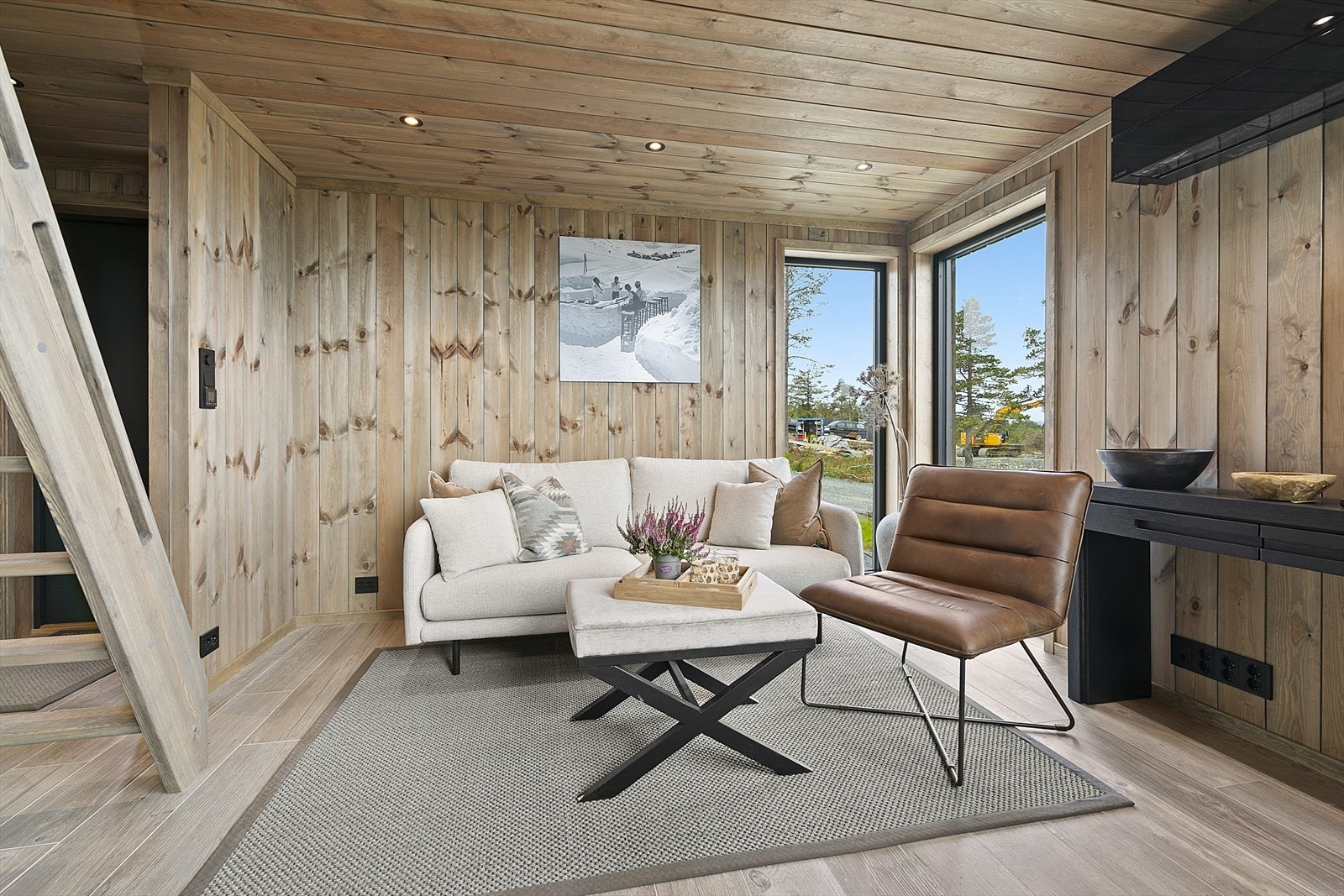 Eksempel på stue. Bilde fra en ferdigstilt bolig i prosjektet med en annen leveranse. Avvik vil forekomme. Galleribilde