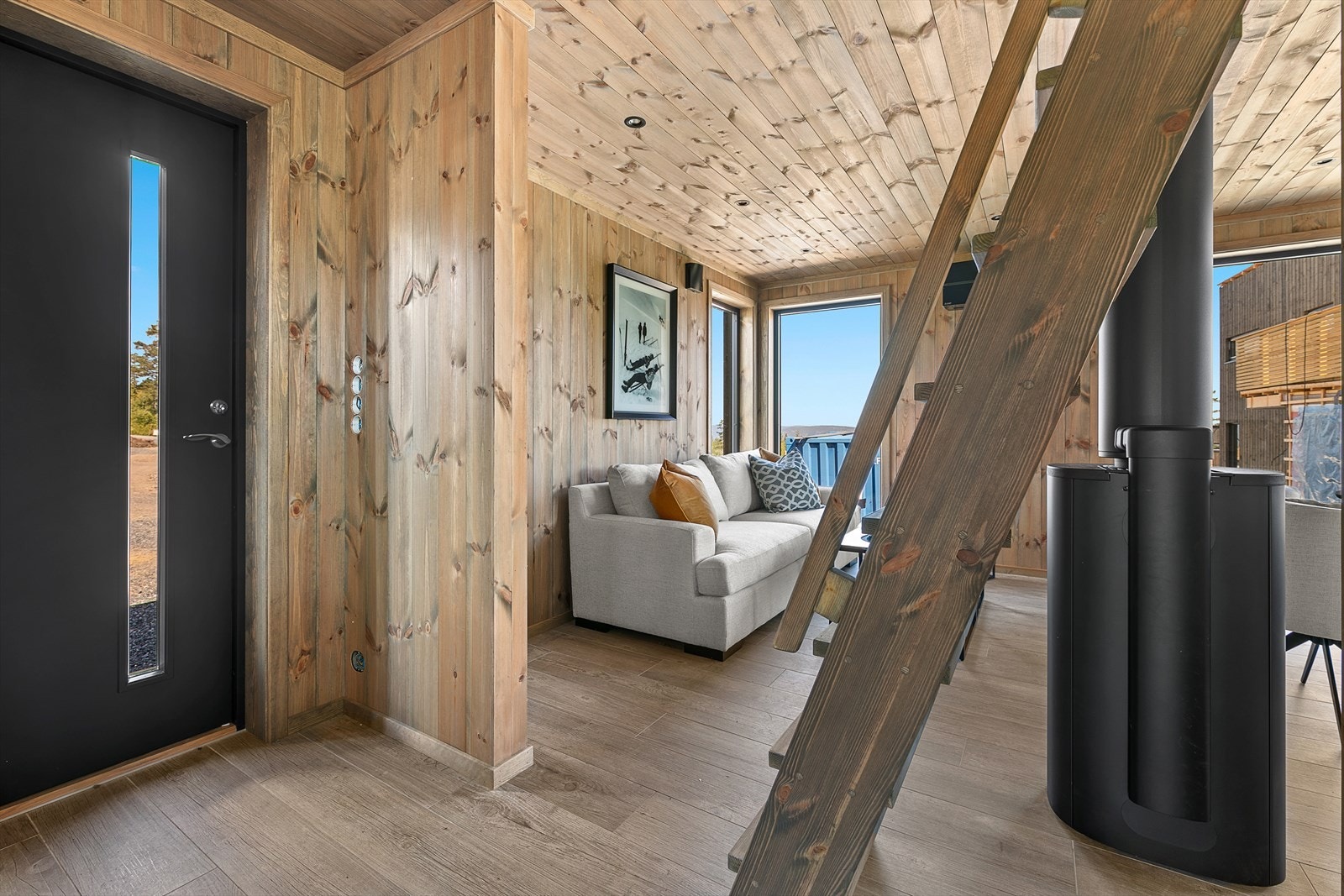 Eksempel på entré/gang. Bilde fra en ferdigstilt bolig i prosjektet med en annen leveranse. Avvik vil forekomme. Galleribilde