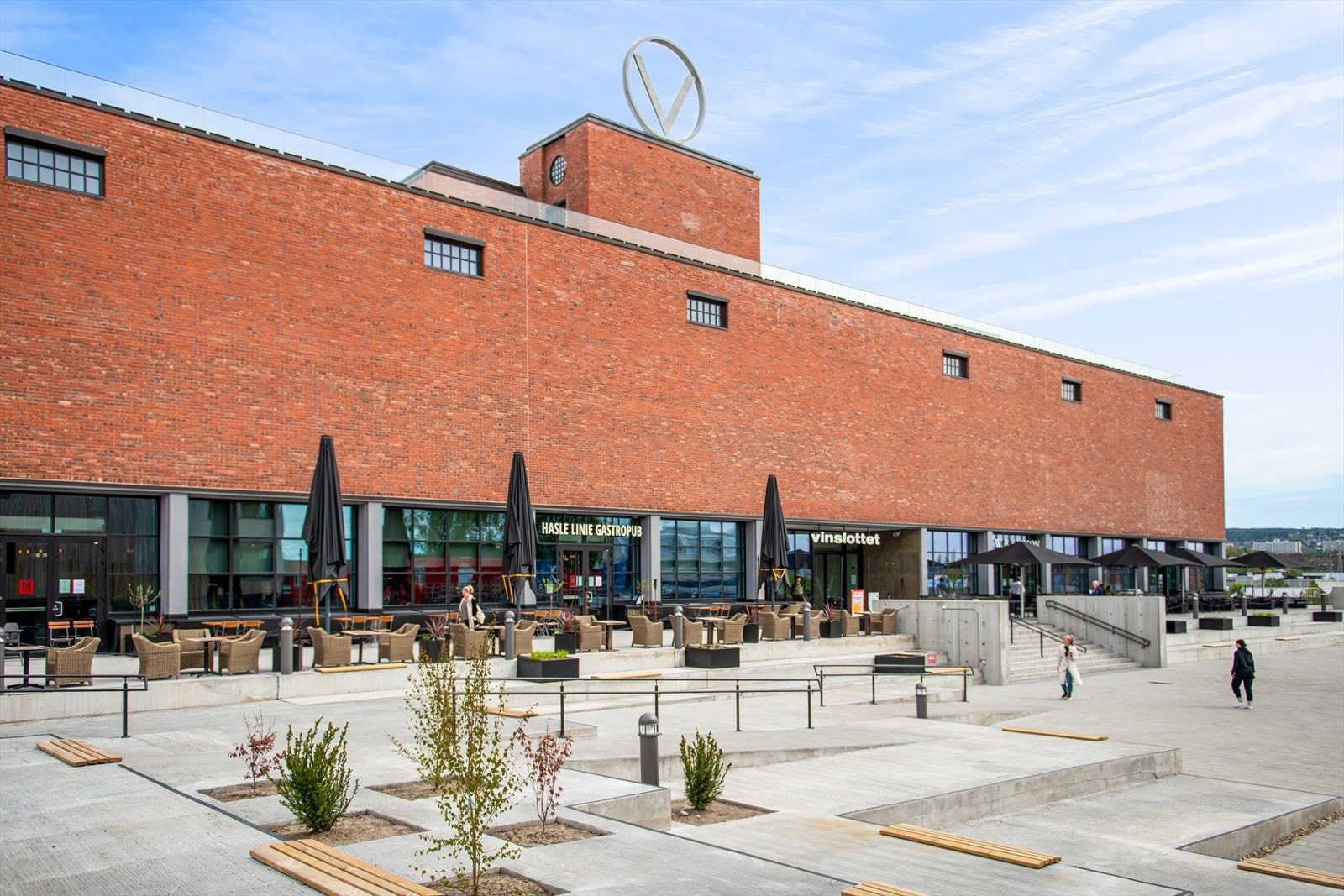 Like ved leiligheten finner du Vinslottet, et naturlig samlingssted i området. Galleribilde