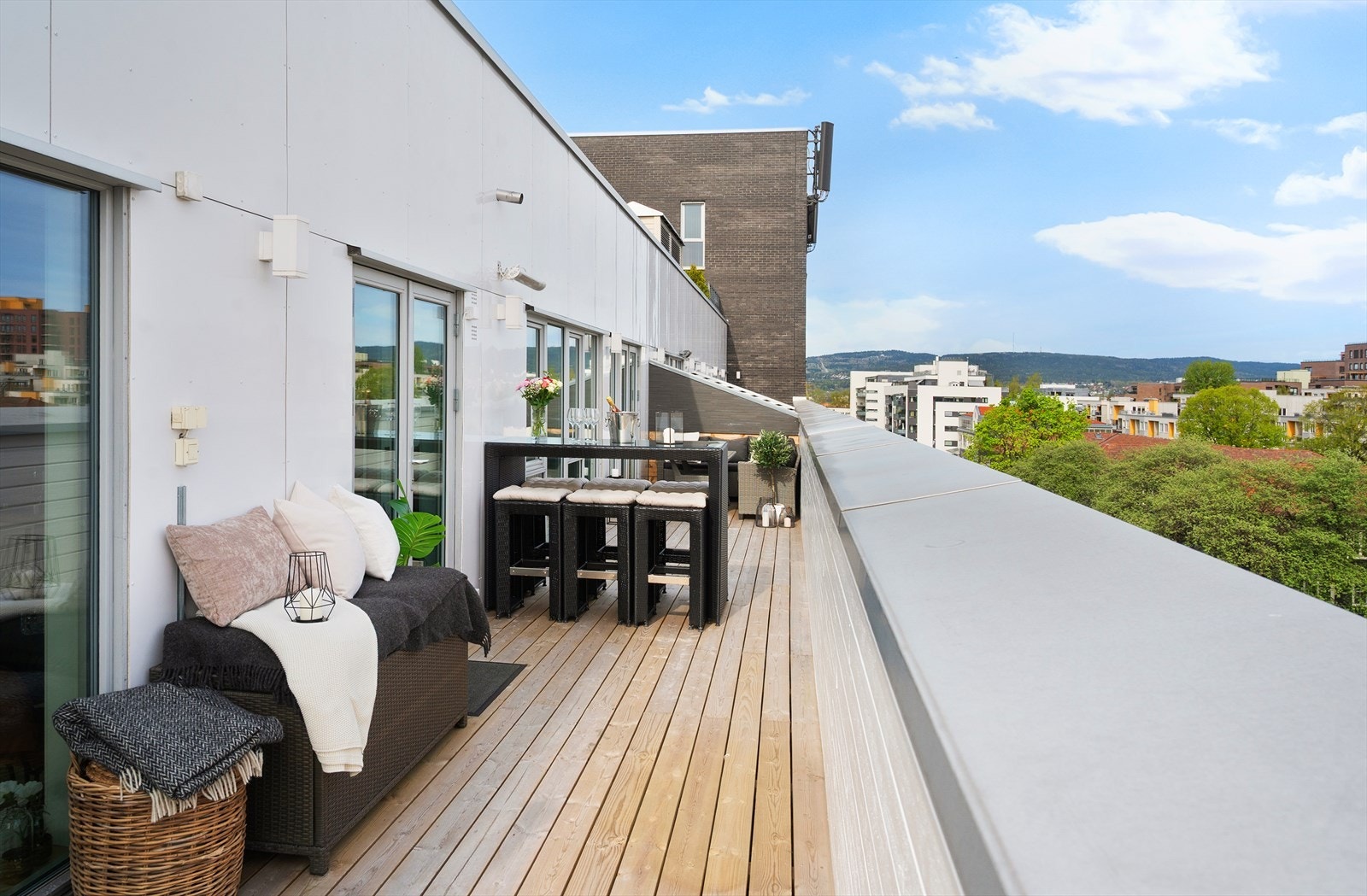 En eksklusiv 2-roms topp-/hjørneleilighet med fantastisk privat takterrasse på hele 29m². Galleribilde