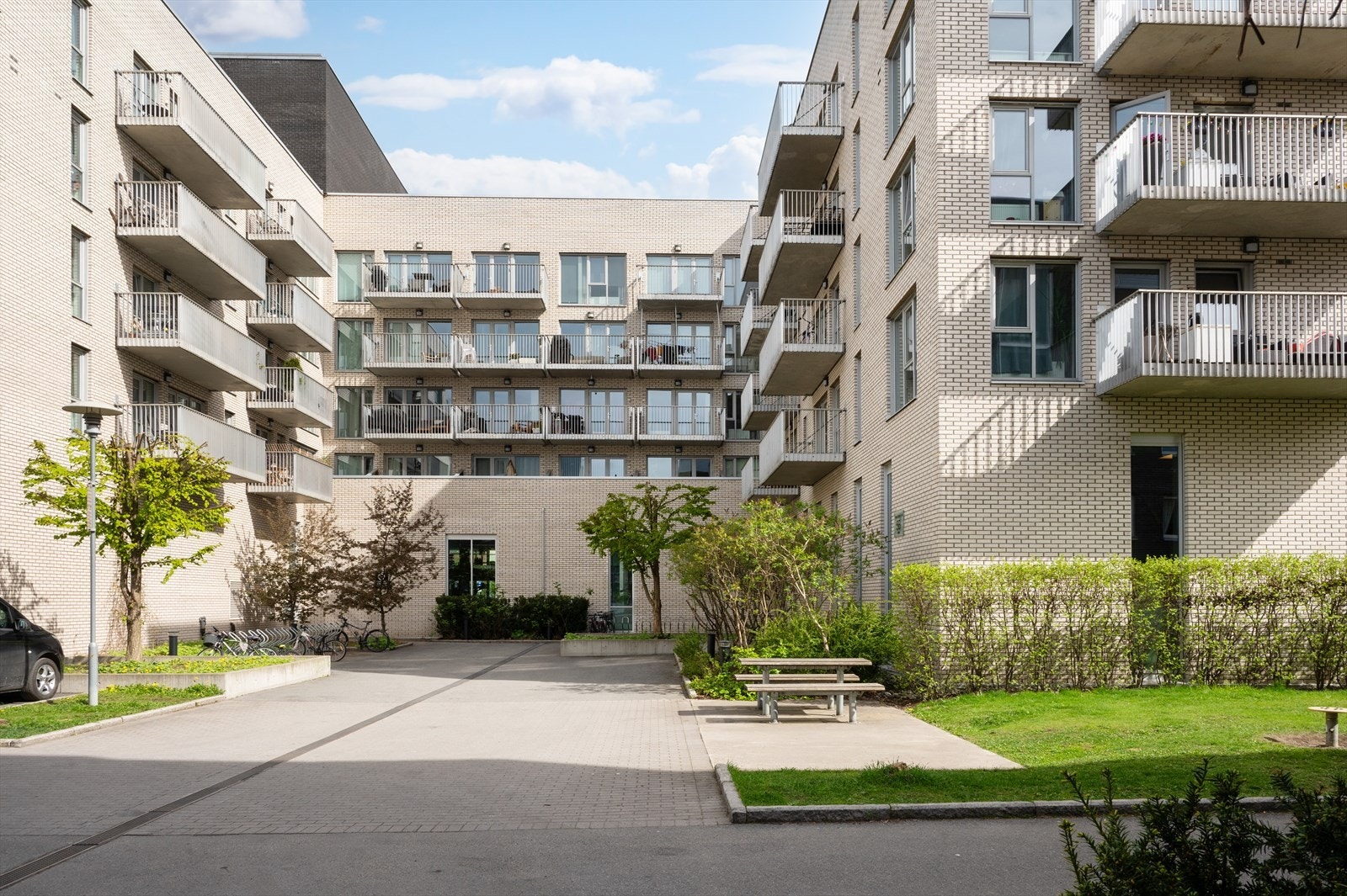 Byggets inngangsparti. Galleribilde