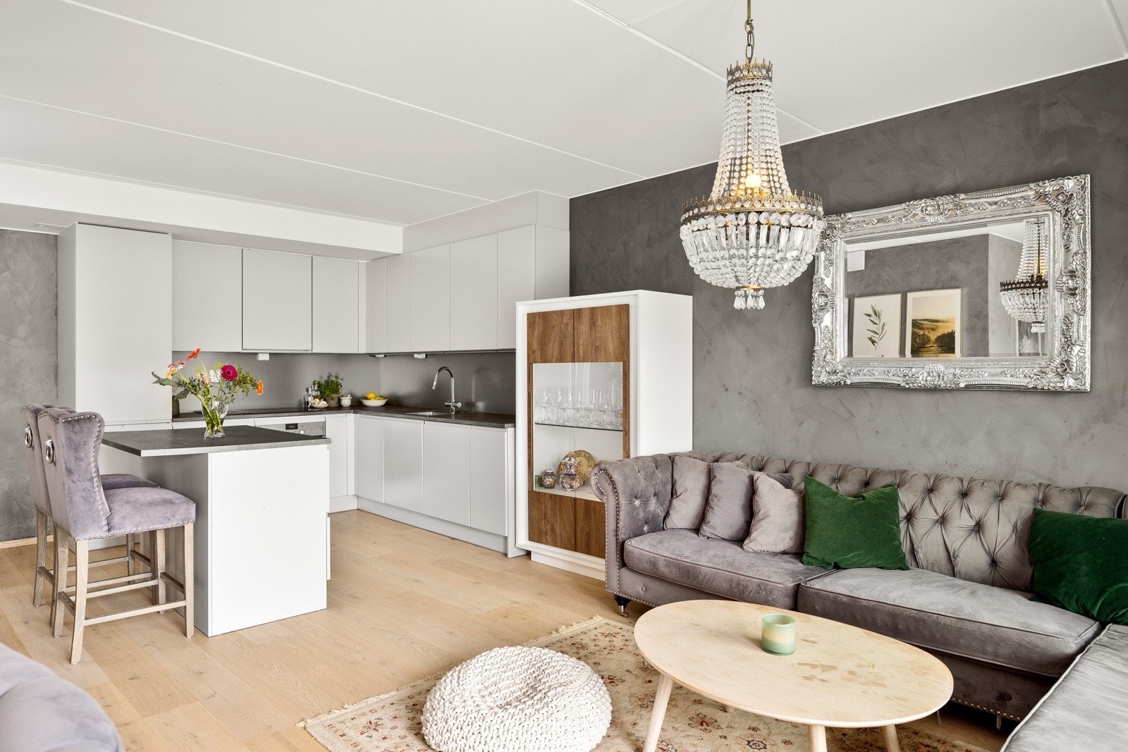 - Kjøkken i åpen løsning mot stue - Galleribilde