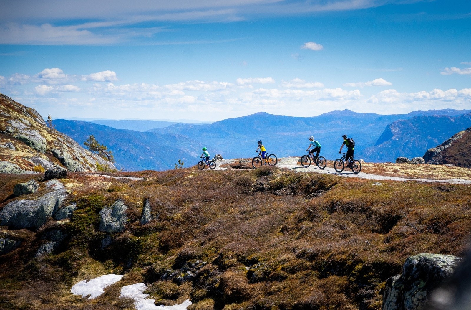 Opplev Norges råeste flytsti! Hallingspranget med 17km ren sykkelglede for hele familien fra toppen av Syningen ned til Nesbyen sentrum Galleribilde