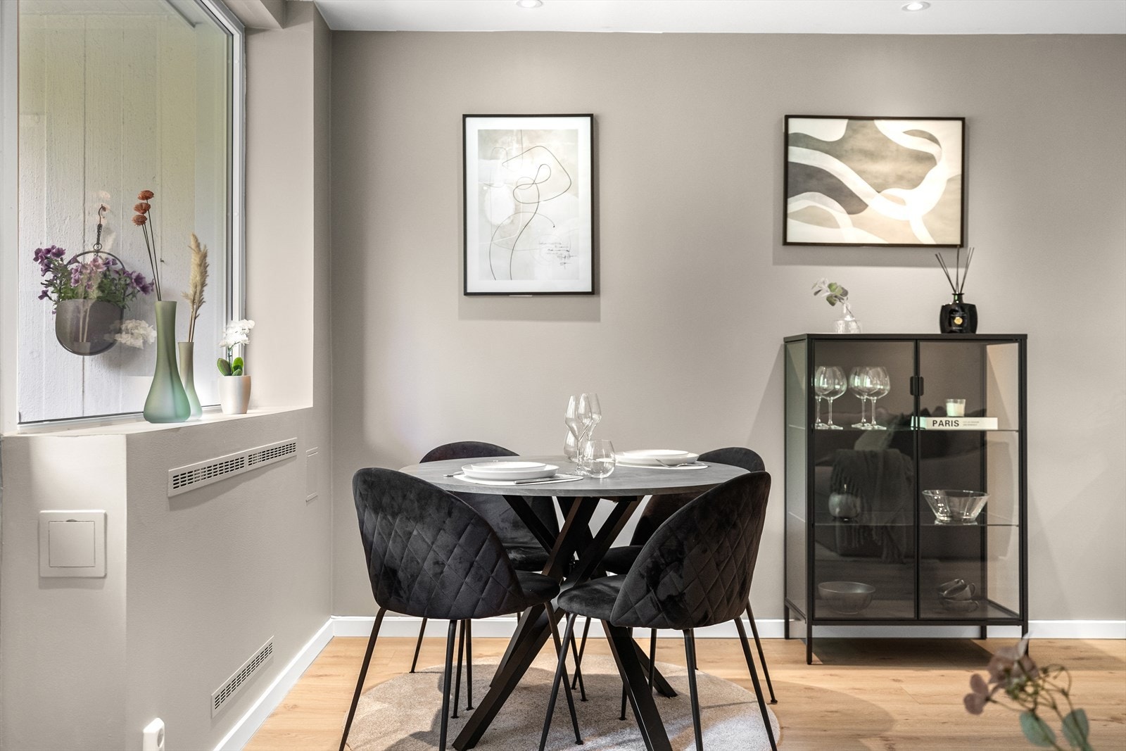 God plass til å invitere på venner/familie på et hyggelig måltid. Galleribilde